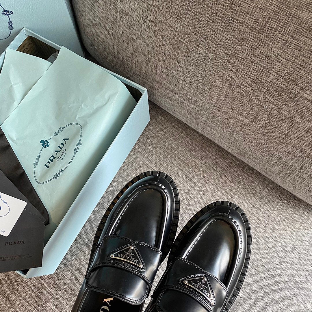 TOP PRADA Brushed Leather Logo Loafers- Black