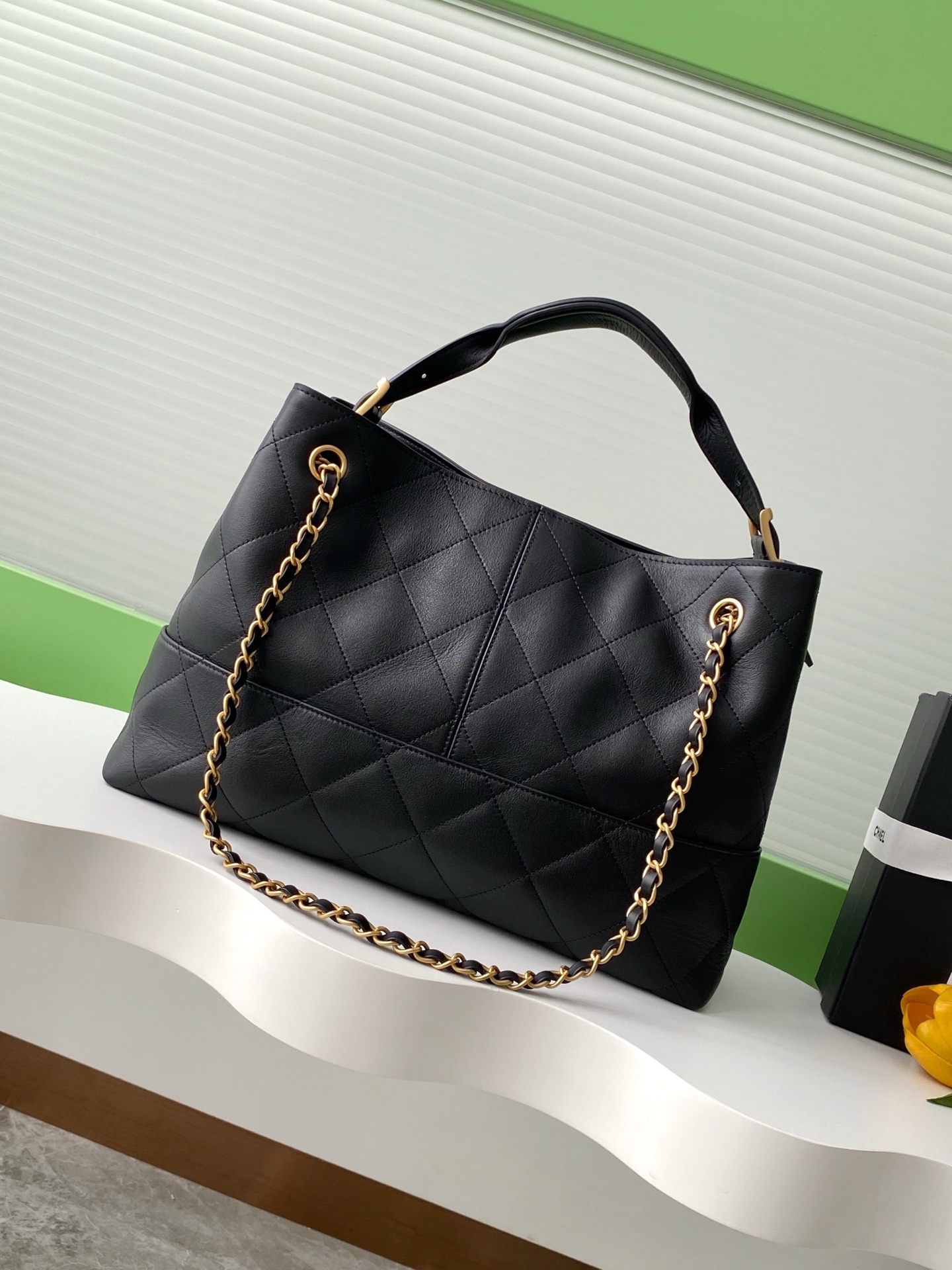 TOP CHANEL Leather Bag 36-24-12 cm - Black