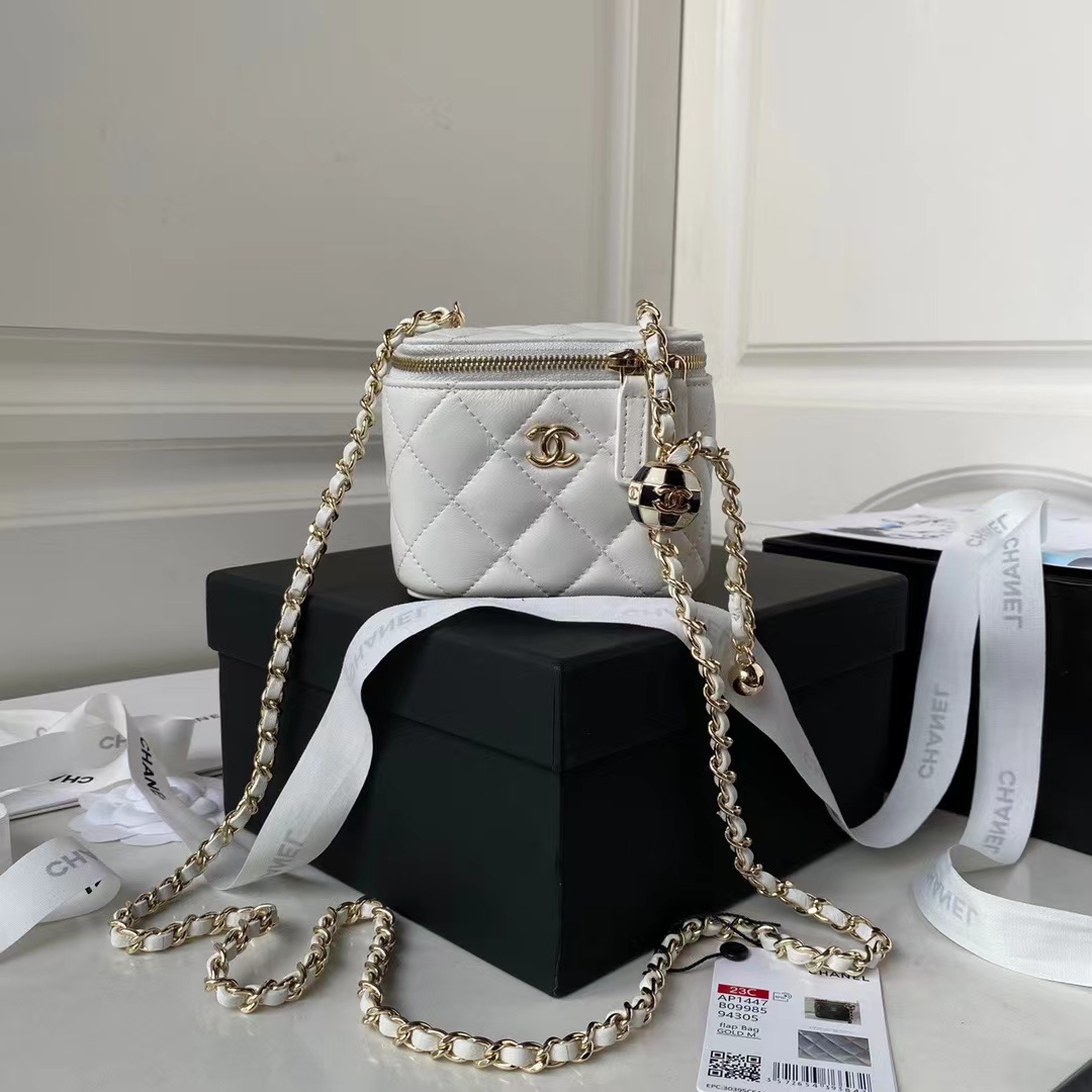 TOP CHANEL Vanity Case Lambskin 8.5*11*7cm -Black & White-GHW-2 colours