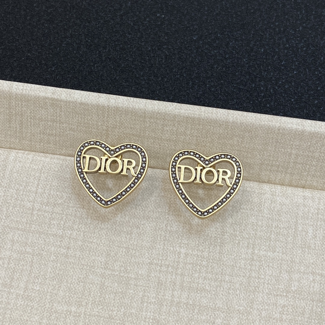 TOP Christian Dior Necklace/Earrings/Bracelet with Heart Pattern Pendant - Gold