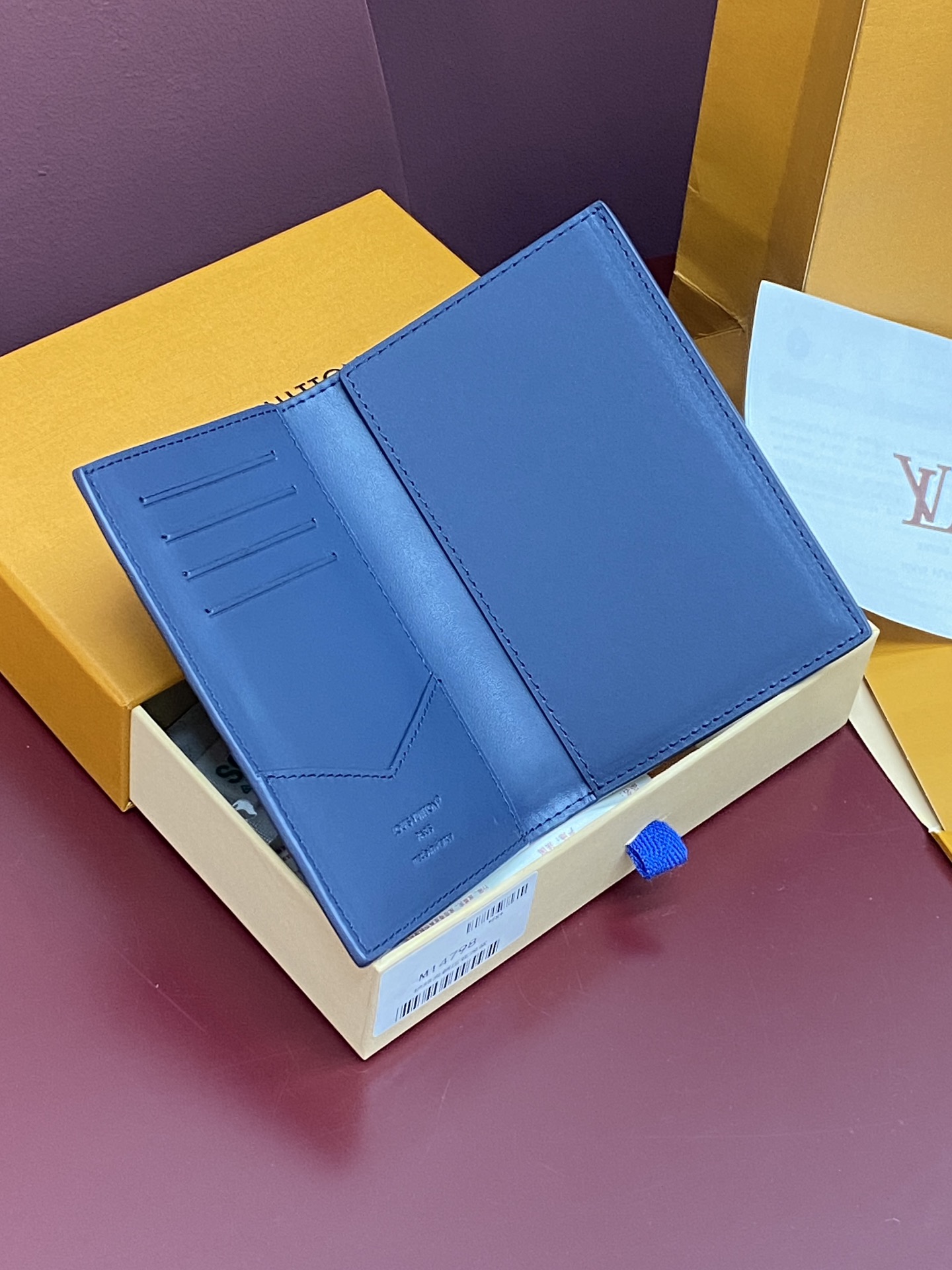 TOP Louis Vuitton LV Passport Holder Monogram Shadow Leather 14x2.5x10cm - Blue