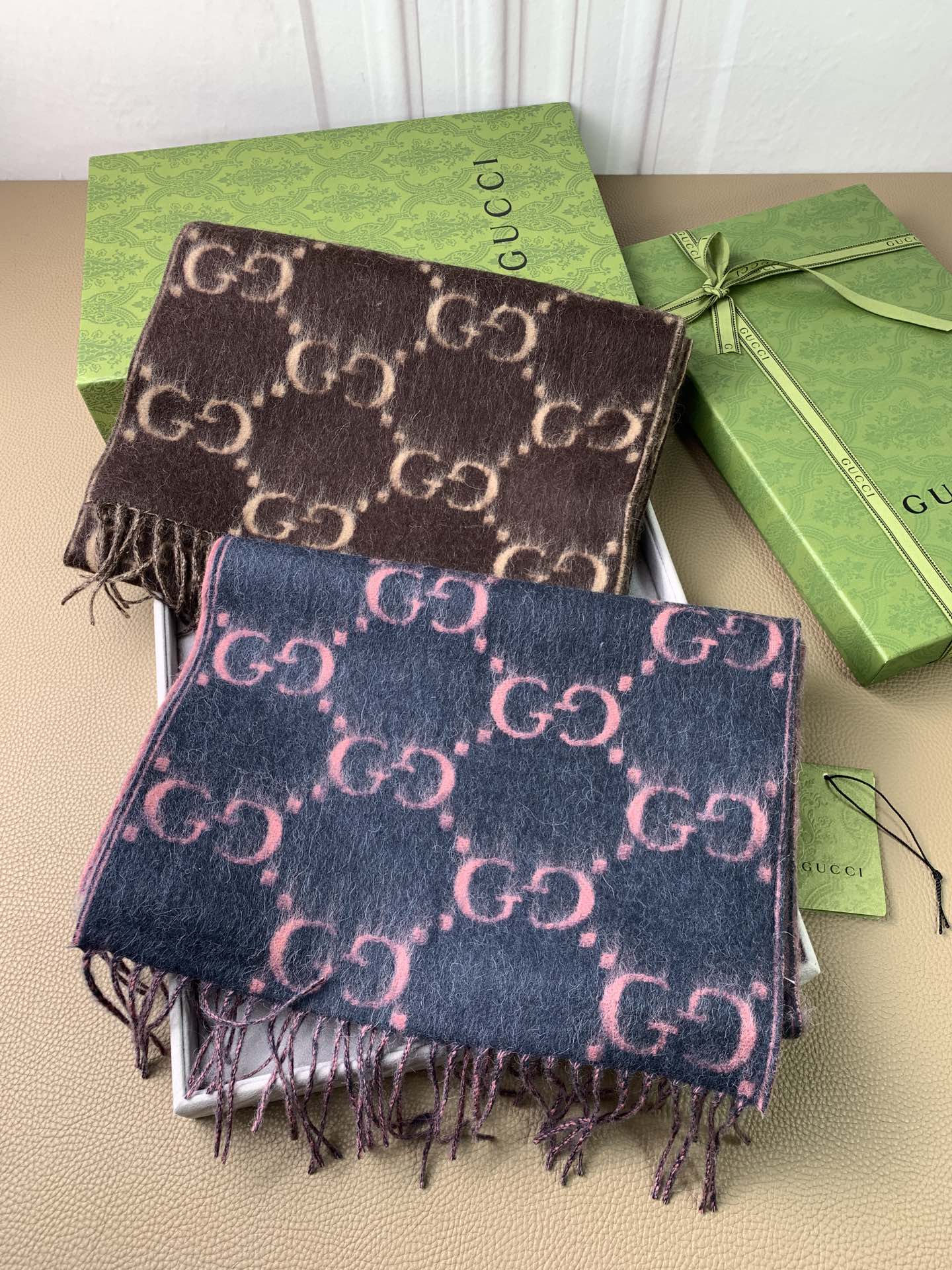 TOP GUCCI GG Water Corrugated Double Sided Cashmere Scarf 30 x 196 cm - 2 Colors