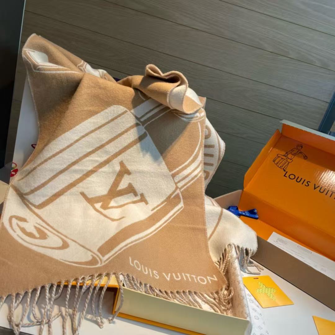Louis Vuitton Lock and key scarf (Replica)