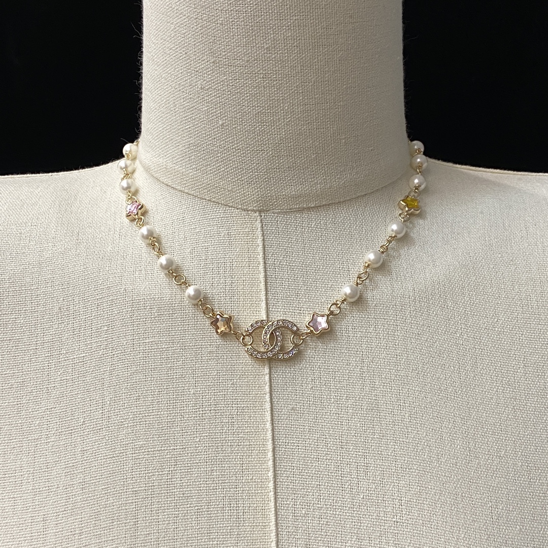 TOP CHANEL Pearl Necklace - Gold