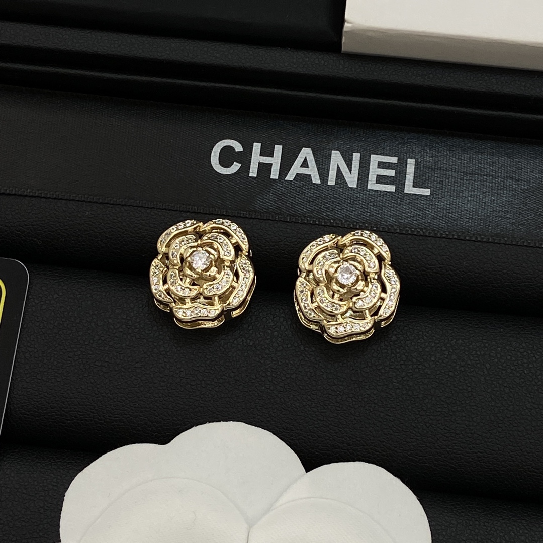 TOP CHANEL Flower Earrings - 3 Colors