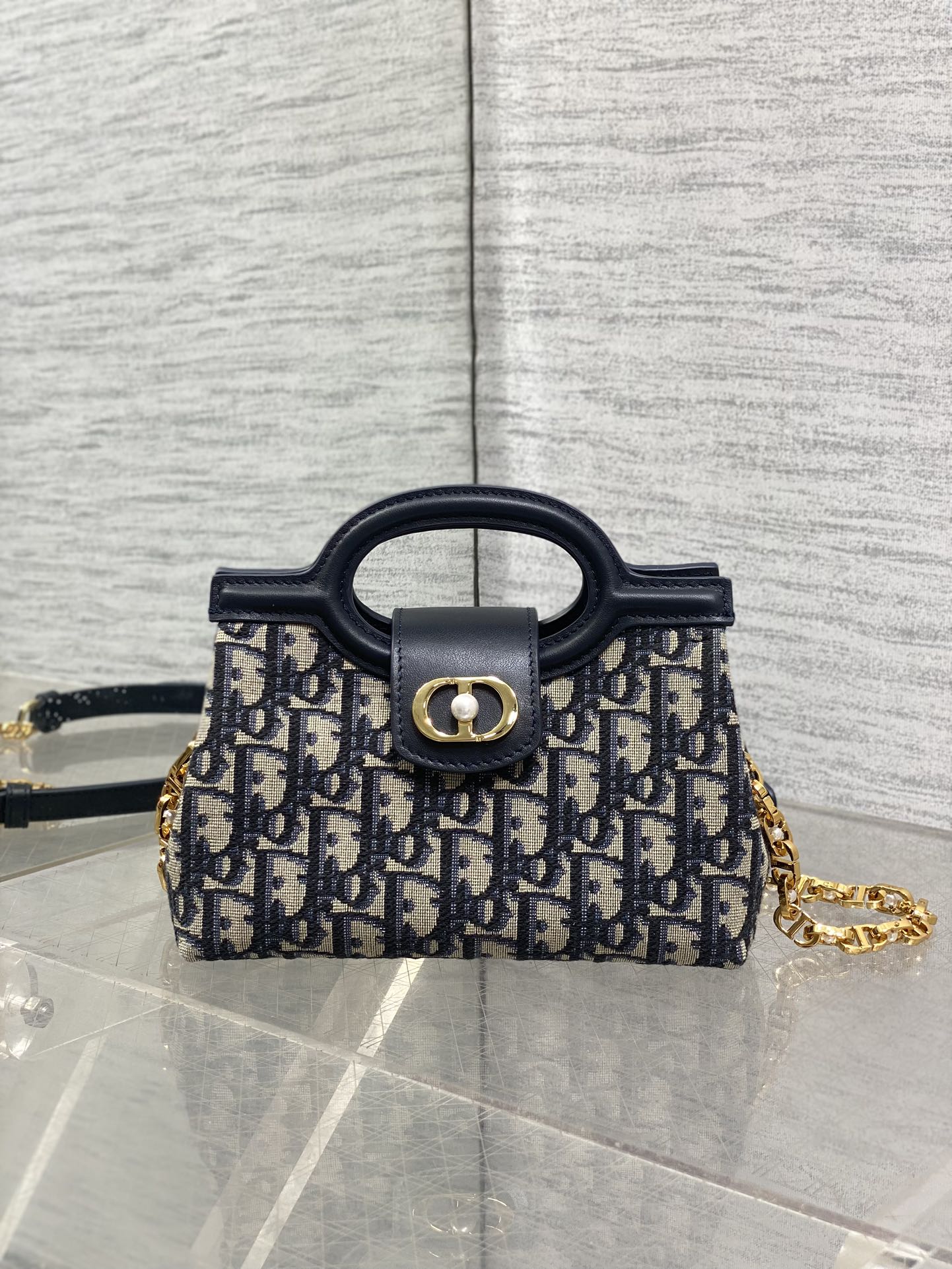 TOP Christian Dior  Jolie Top Handle Bag 18.5 x 13 x 8.5 cm - Blue
