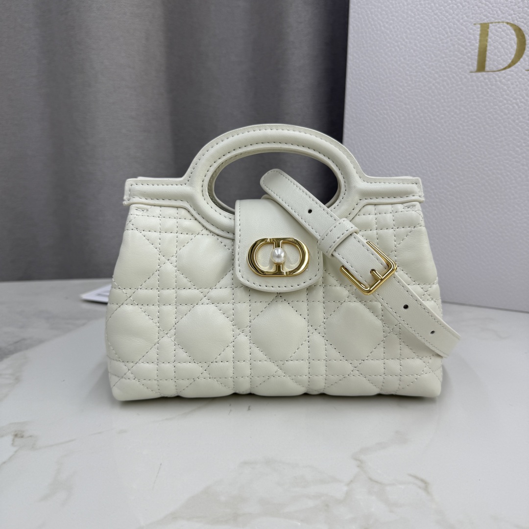 TOP Christian Dior  Jolie Top Handle Bag 18.5 x 13 x 8.5 cm - 5 Colors