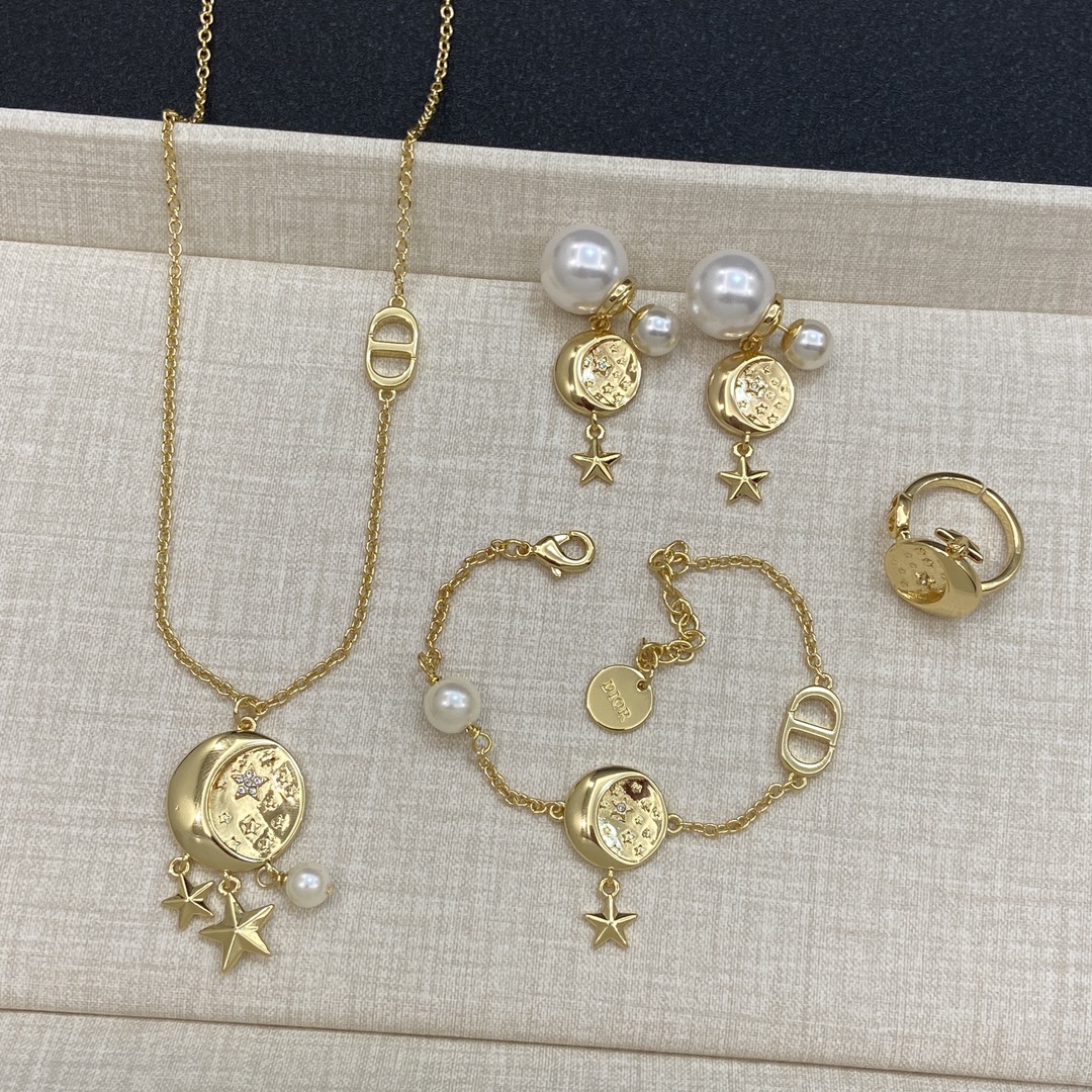 TOP Christian Dior Necklace/Bracelet/Earrings/Rings - Gold