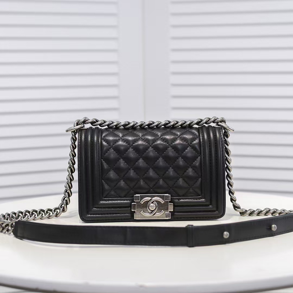 Chanel Large Boy Flap Bag (Replica)