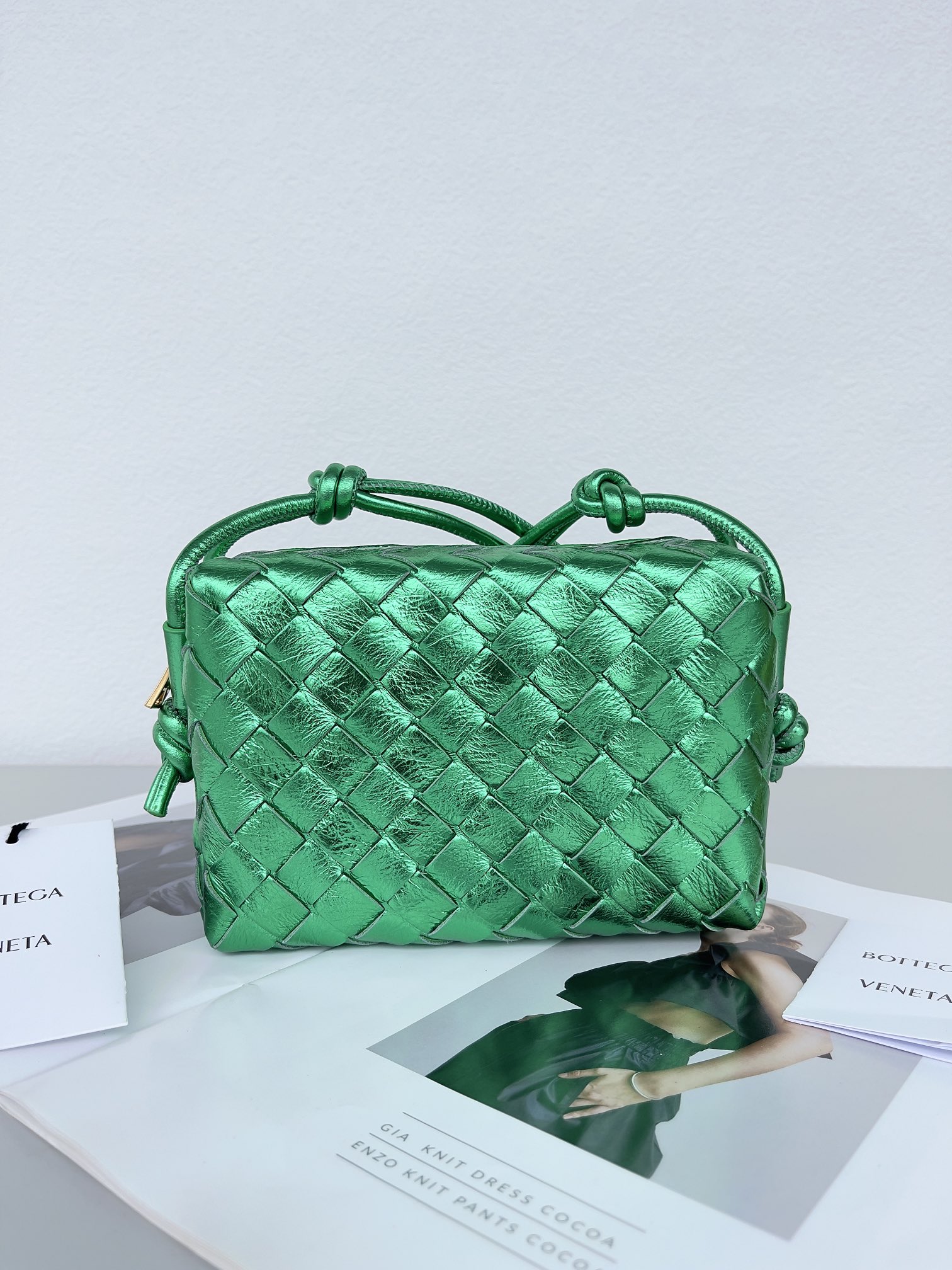 TOP Bottega Veneta BV Small Crossbody Bag Intrecciato Handmade lambskin Braid - Green
