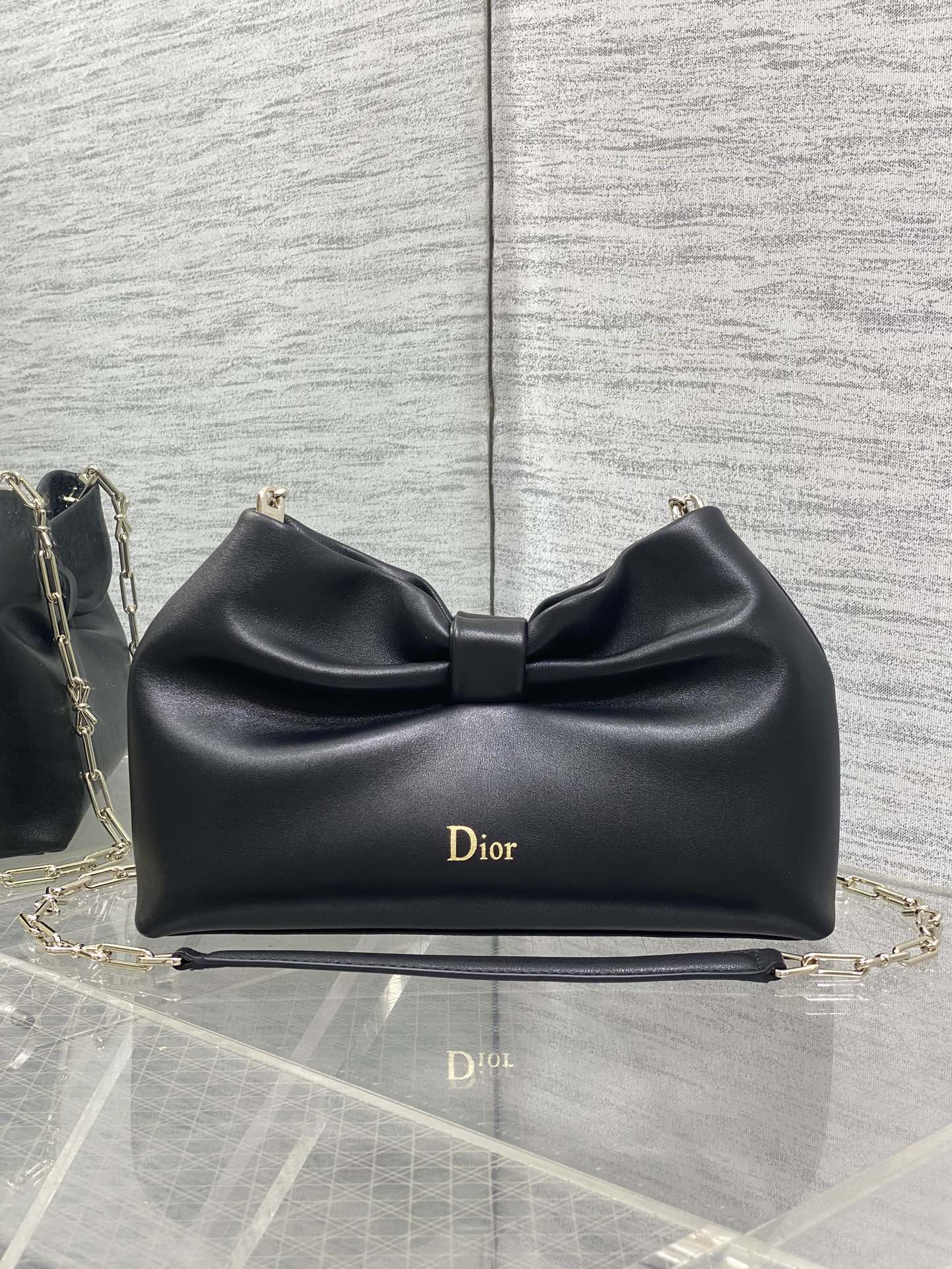 TOP Christian Dior Spring/Summer Chain Bag Cowhide 27*8*18cm - 15 Colors