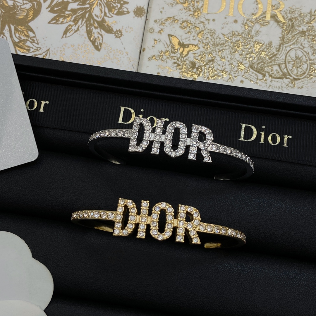 TOP Christian Dior Bracelet - 2 Colors