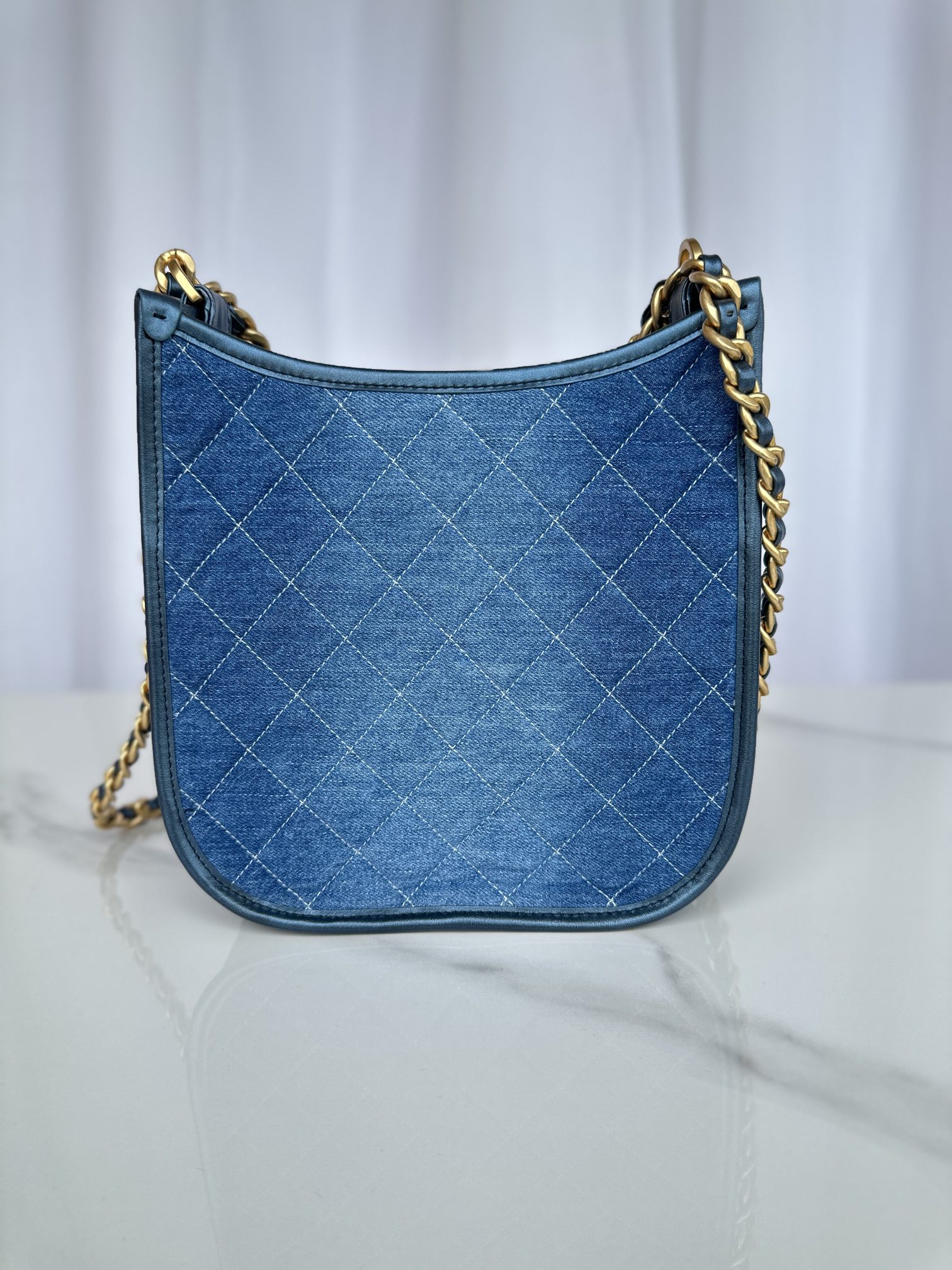TOP CHANEL Hobo Bag 24x22.5x7.5cm - Denim
