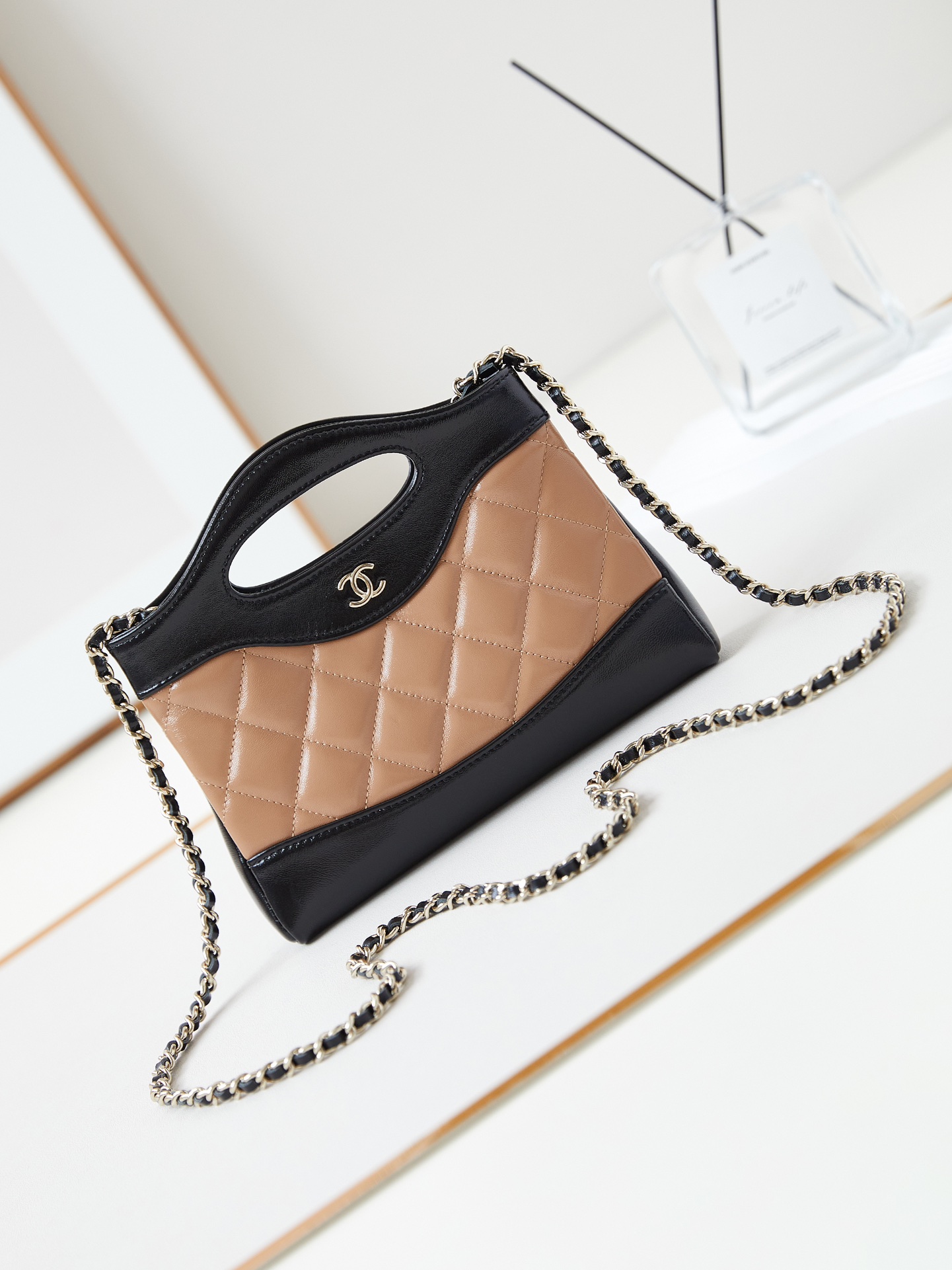 TOP CHANEL 31 Hobo Bag 17.5x20.5x4 cm - Black/Brown
