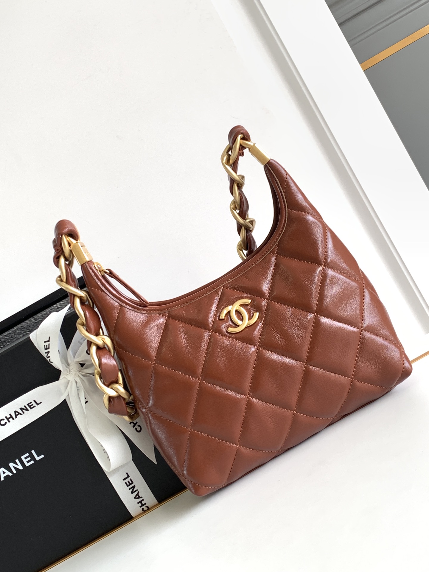 TOP CHANEL Hobo Bag 22.5x19.5x8.5cm - Brown