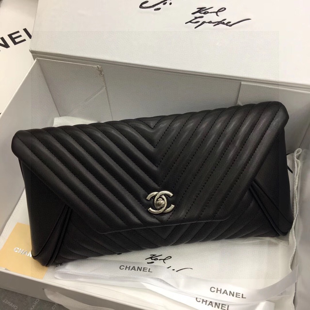 TOP CHANEL Lambskin Handbag 29x14.5cm - Black & GHW/SHW