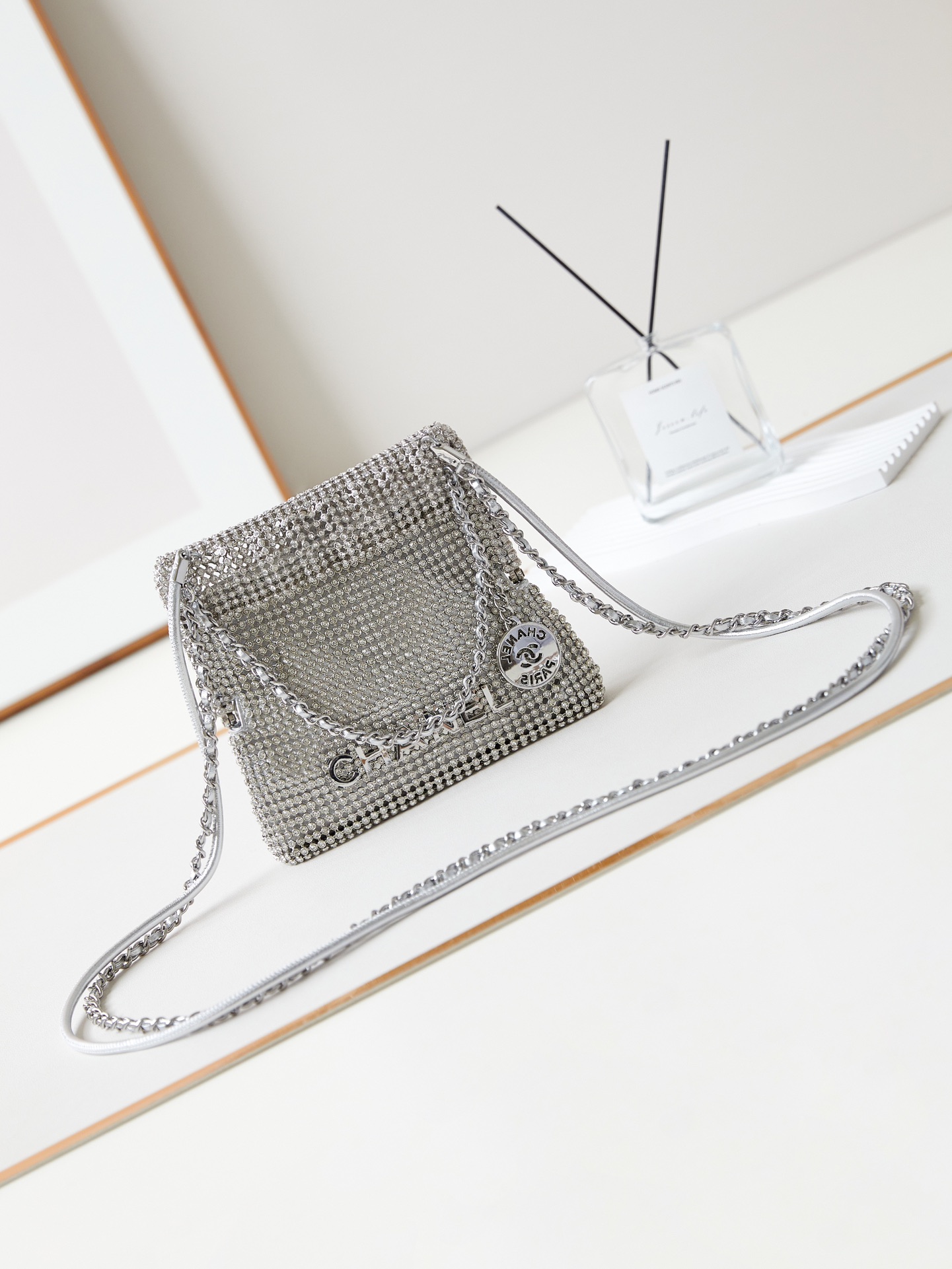TOP CHANEL 22 Bag Mini 15-17-4cm - 2 Colors