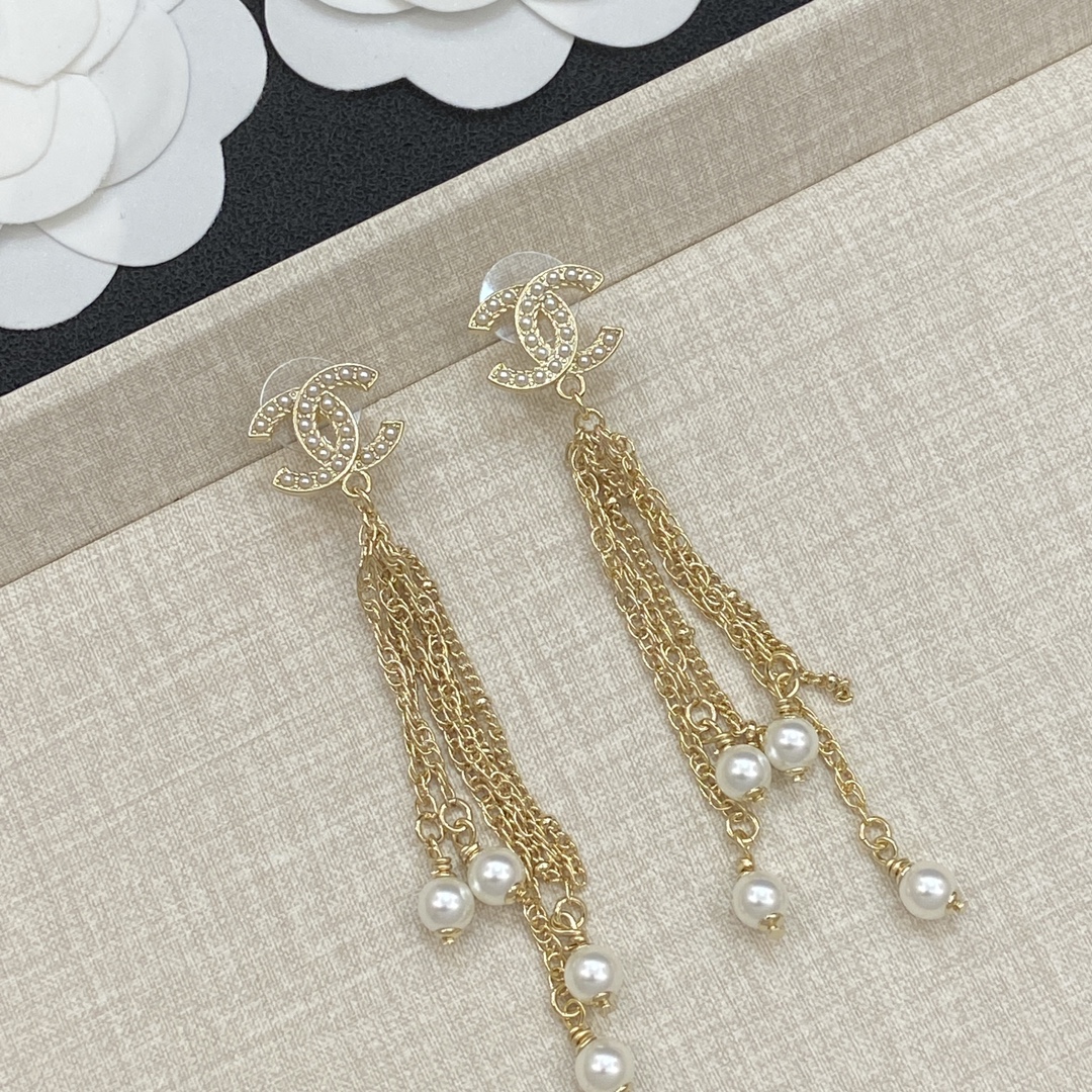 TOP CHANEL Earrings - Gold