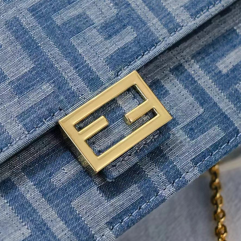 FENDI Baguette Wallet On Chain bag (Replica)