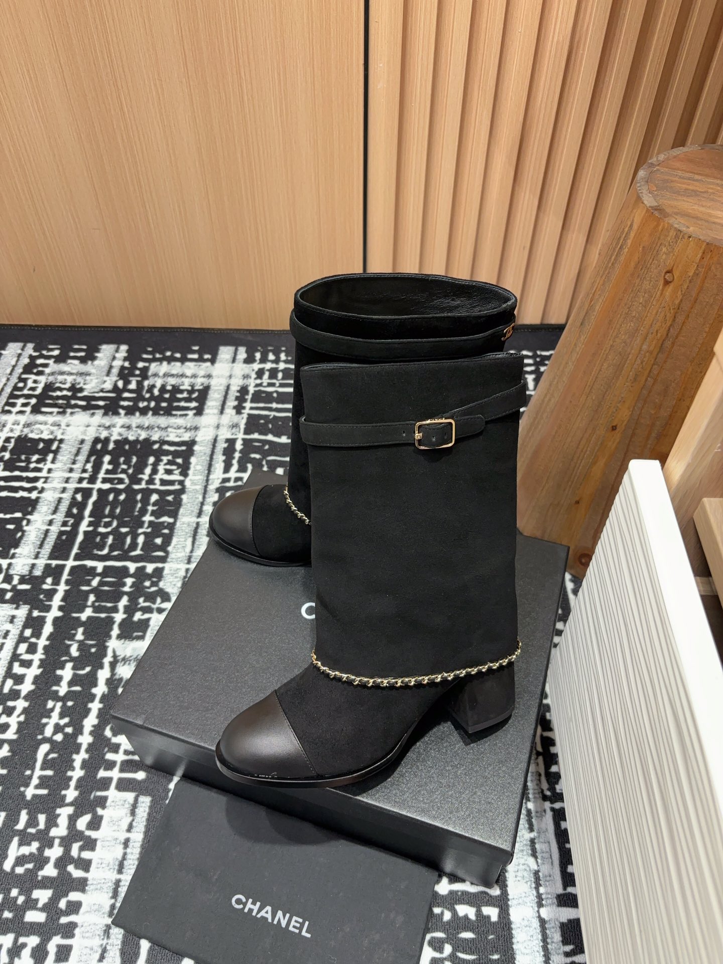 TOP CHANEL Fold-over Chain Sheepskin Mid-calf/High-calf Boots - Black