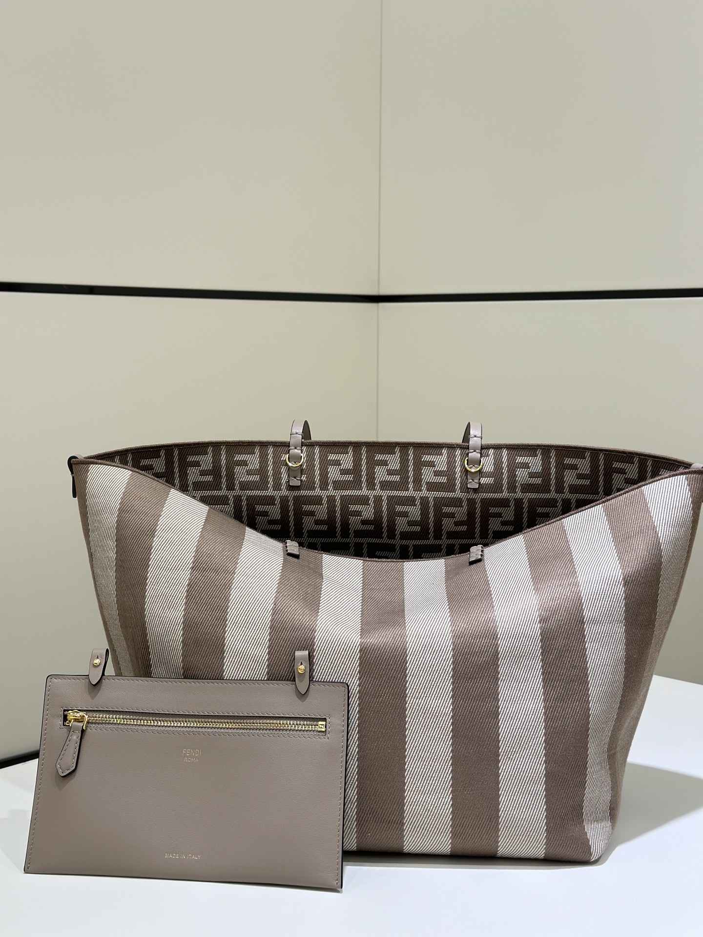TOP FENDI Roll Bag 33*22*30cm - Brown