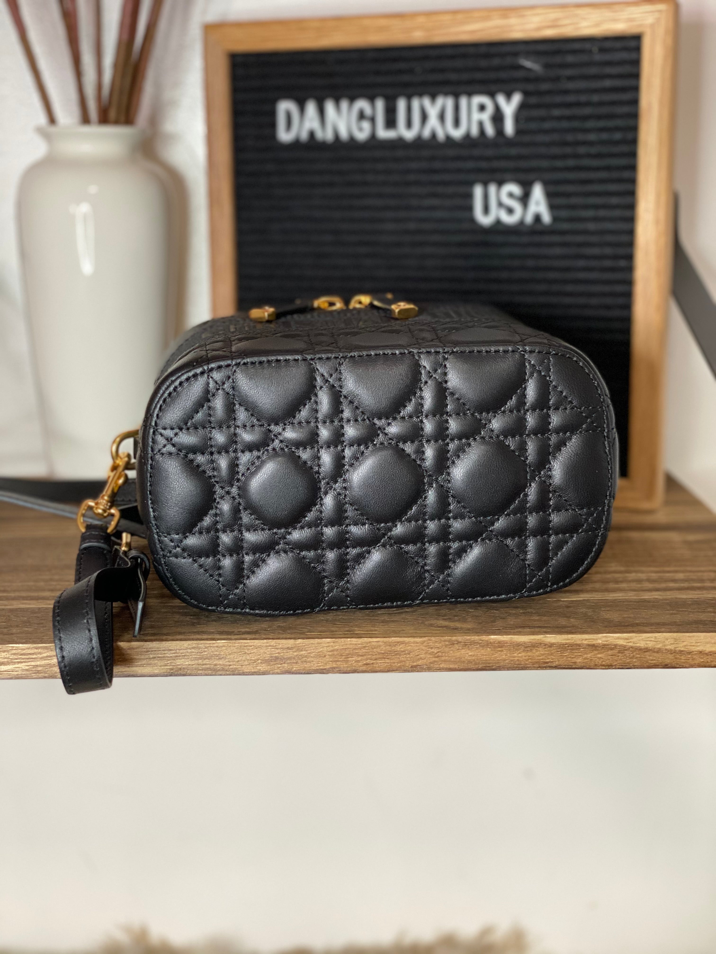 TOP Christian Dior Cannage Vanity Case - BLACK