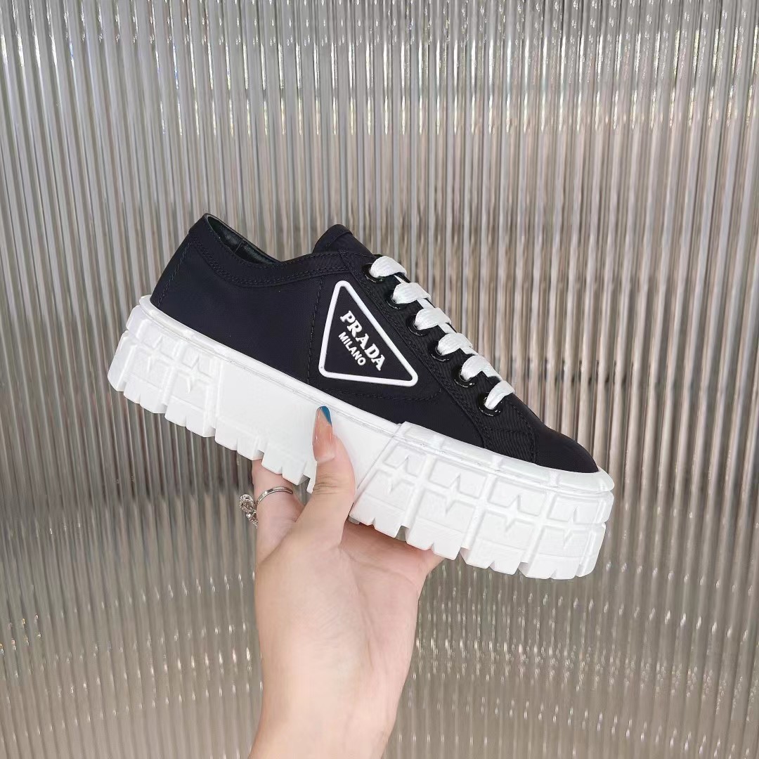 TOP PRADA Triangle Logo Sneaker - Black