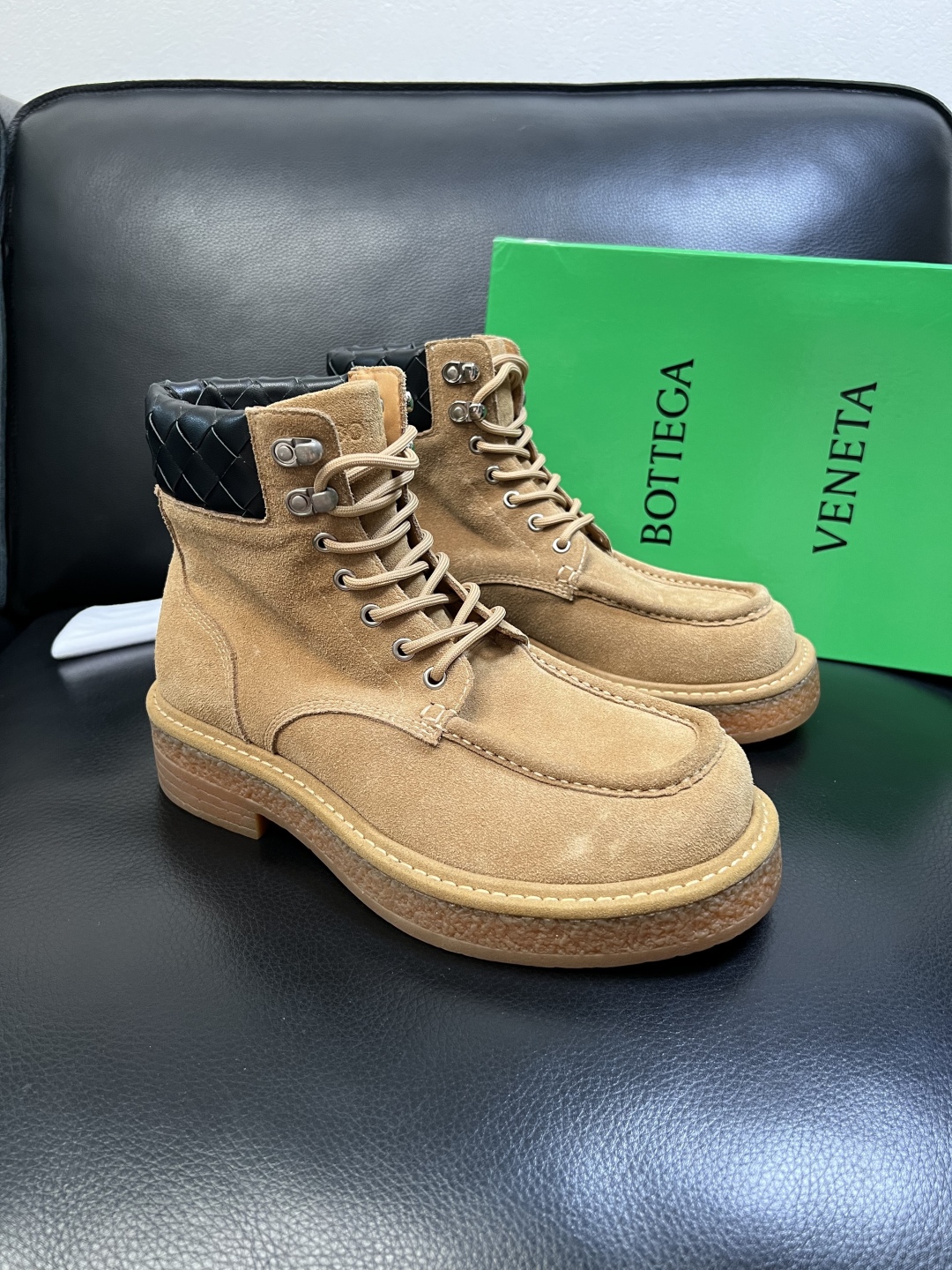 TOP Bottega Veneta BV Men's/Women's Short Boots Calfskin - 2 Color