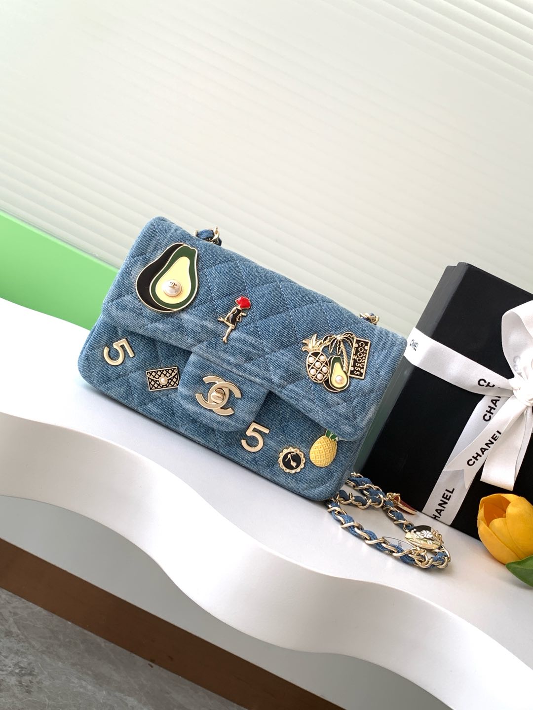 TOP CHANEL Denim Flap Bag with Badge 20cm/25cm - Denim Blue