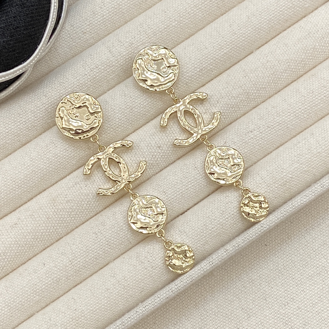 TOP CHANEL CC Earrings - Gold