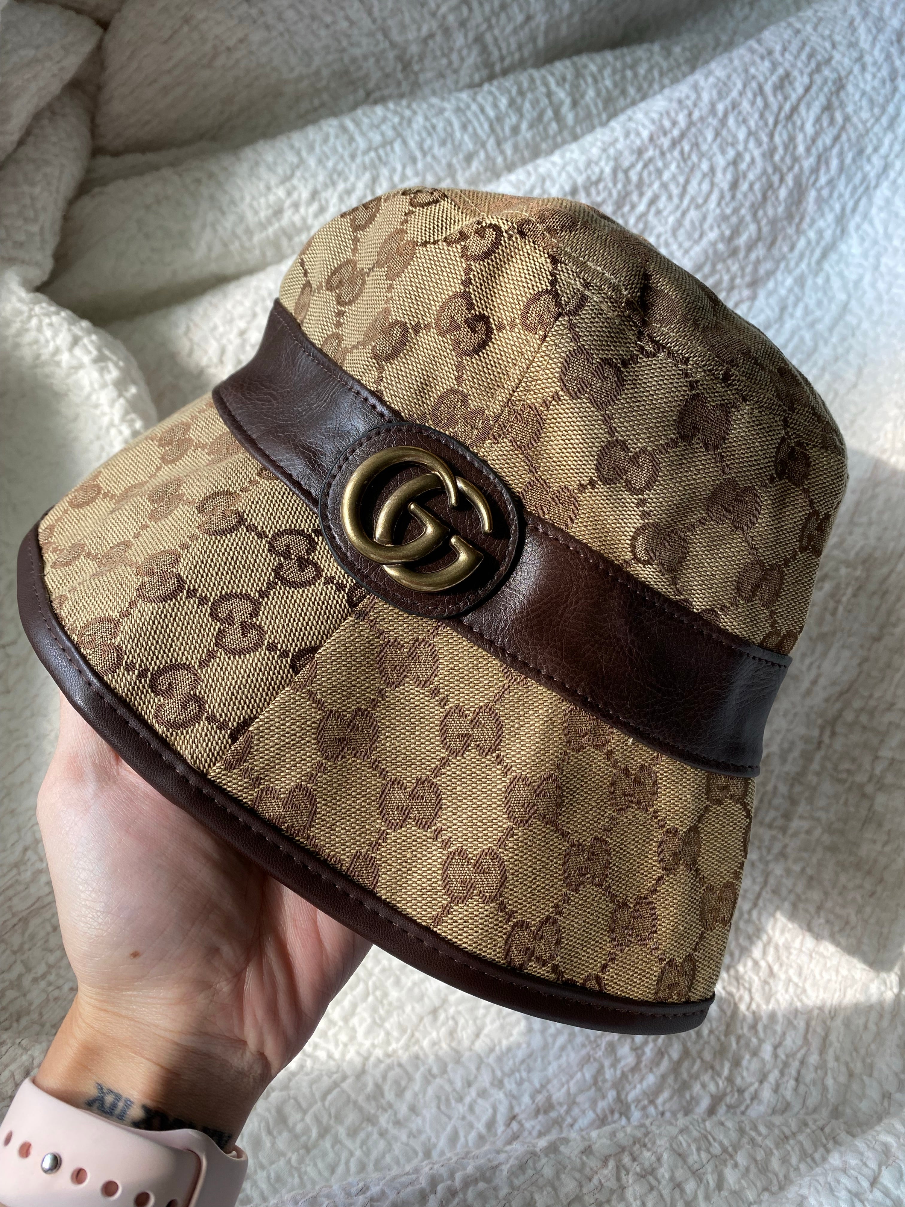 TOP GUCCI Supreme Bucket Hat with Logo - Brown