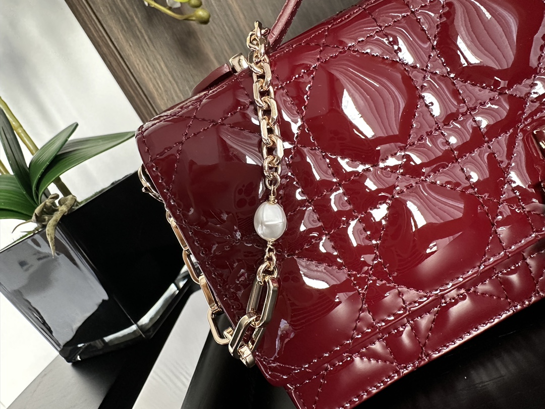TOP Christian Dior Patent Leather Lady Pearl Handbag 21x11.5x4.5cm - Red&GHW