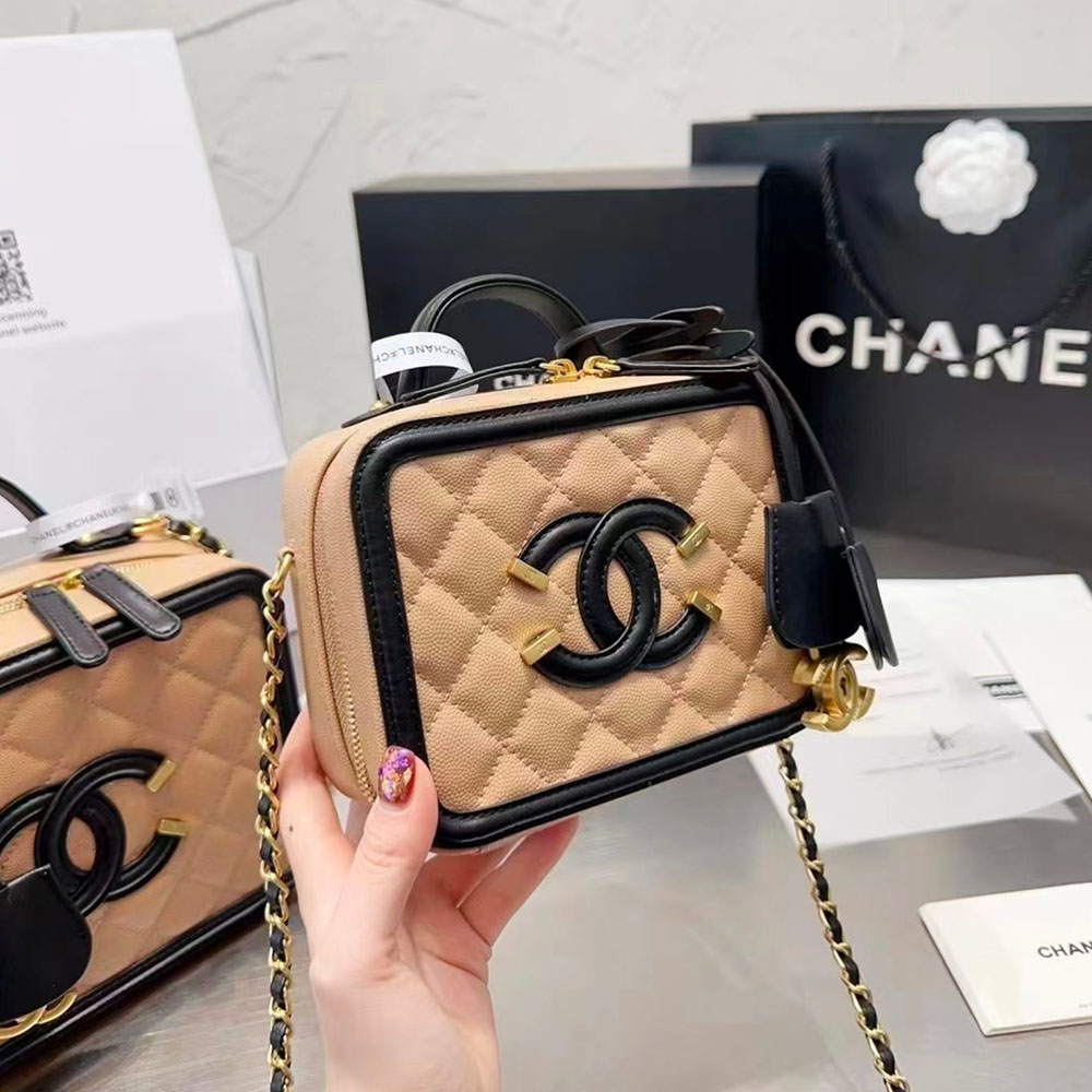 Chanel Vanity Case Quilted Caviar (Replica)