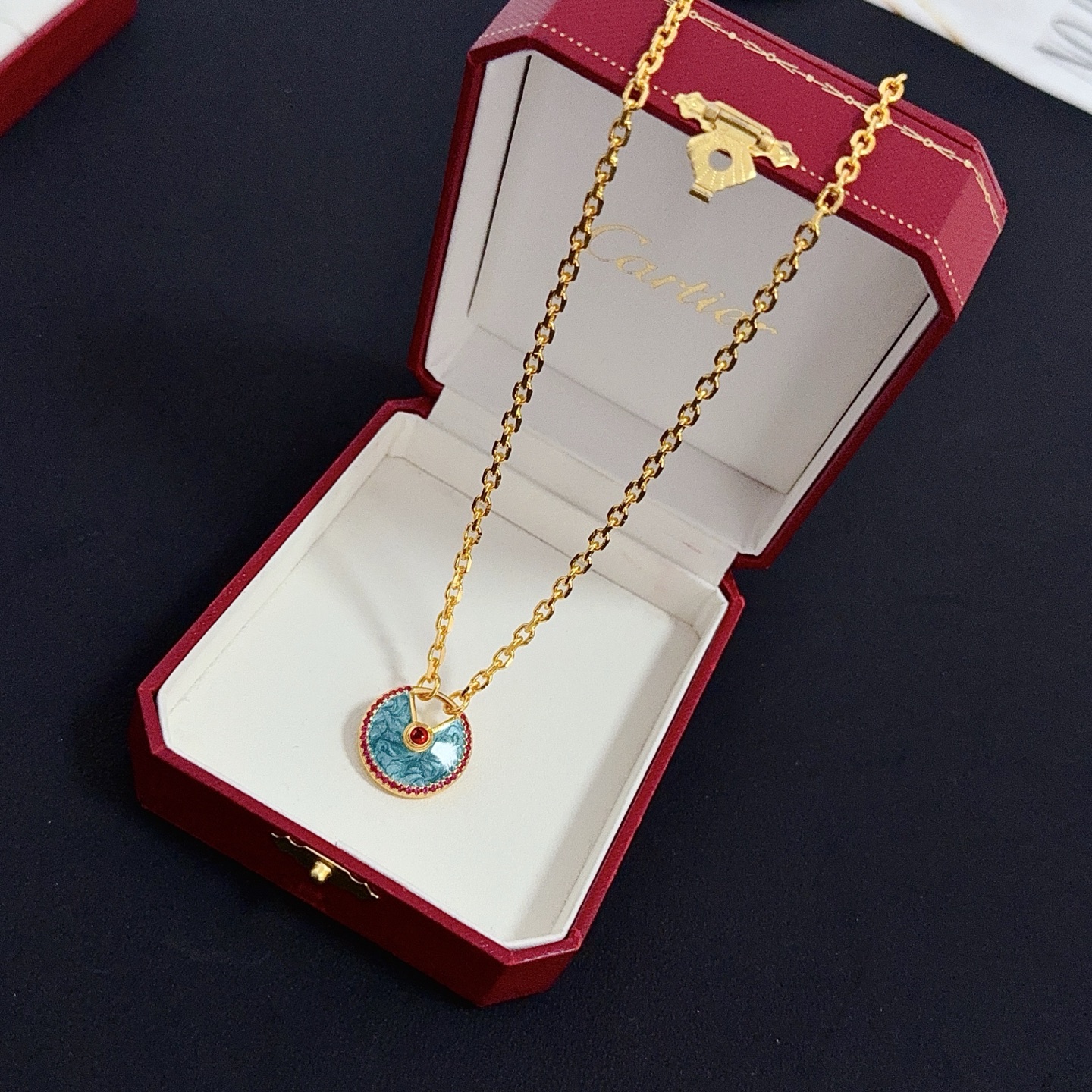 TOP Cartier Amulette Necklace - Gold