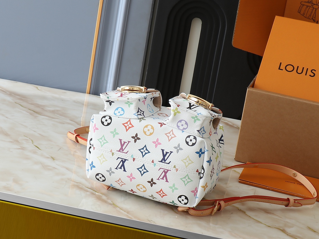 TOP Louis Vuitton LV Venice Backpack 24.0 x 26.0 x 7.0 cm  - White