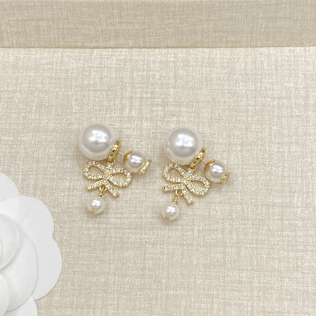 TOP Christian Dior Necklace/Bracelet/Earrings/Brooch - Gold