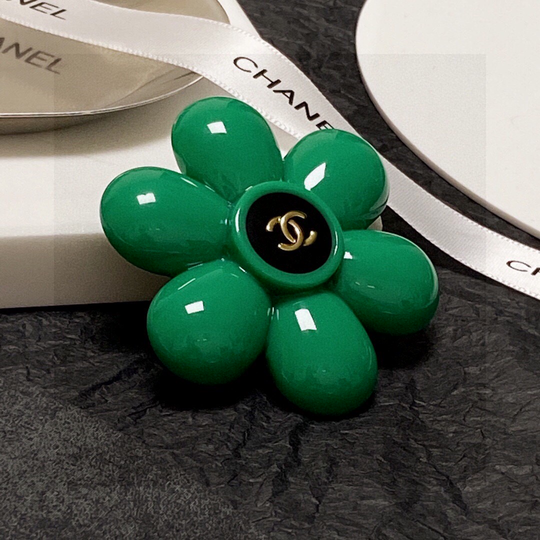 TOP CHANEL Flower Brooch-Green