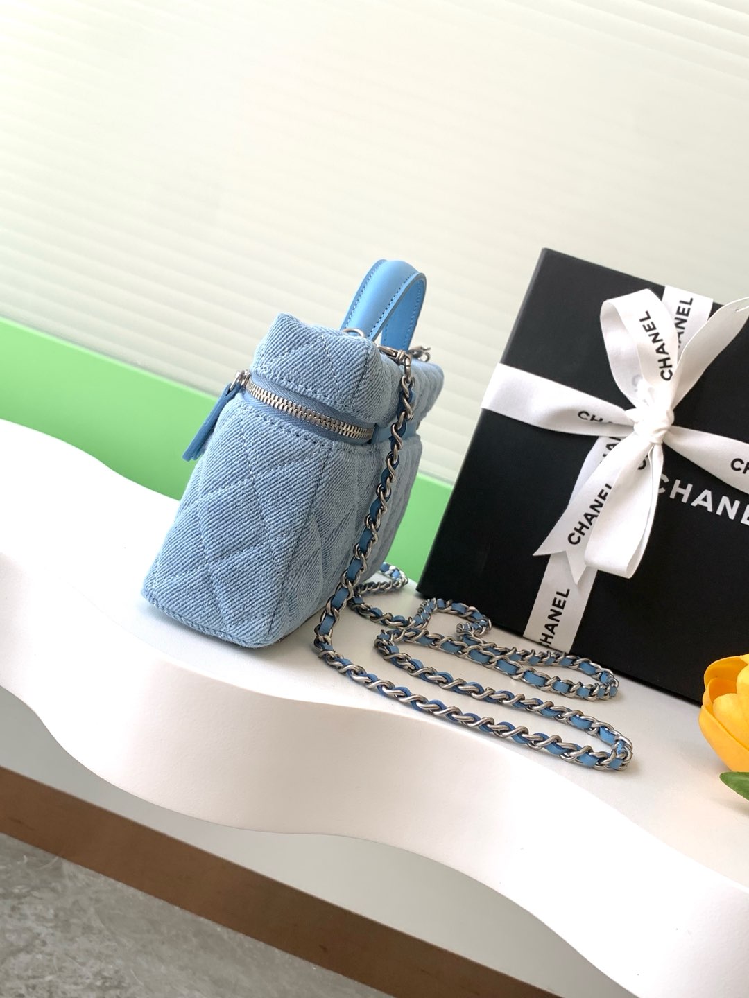 TOP CHANEL Vanity Case Denim 17×19.5×5cm - Blue