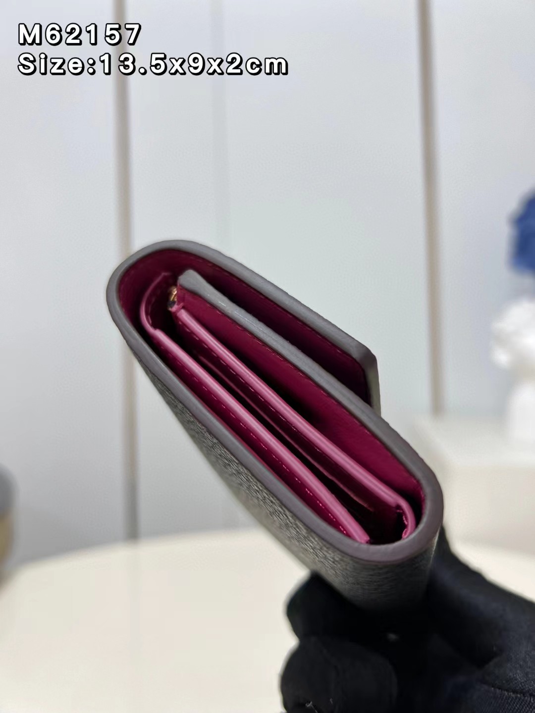 TOP Louis Vuitton LV Wallet - Black