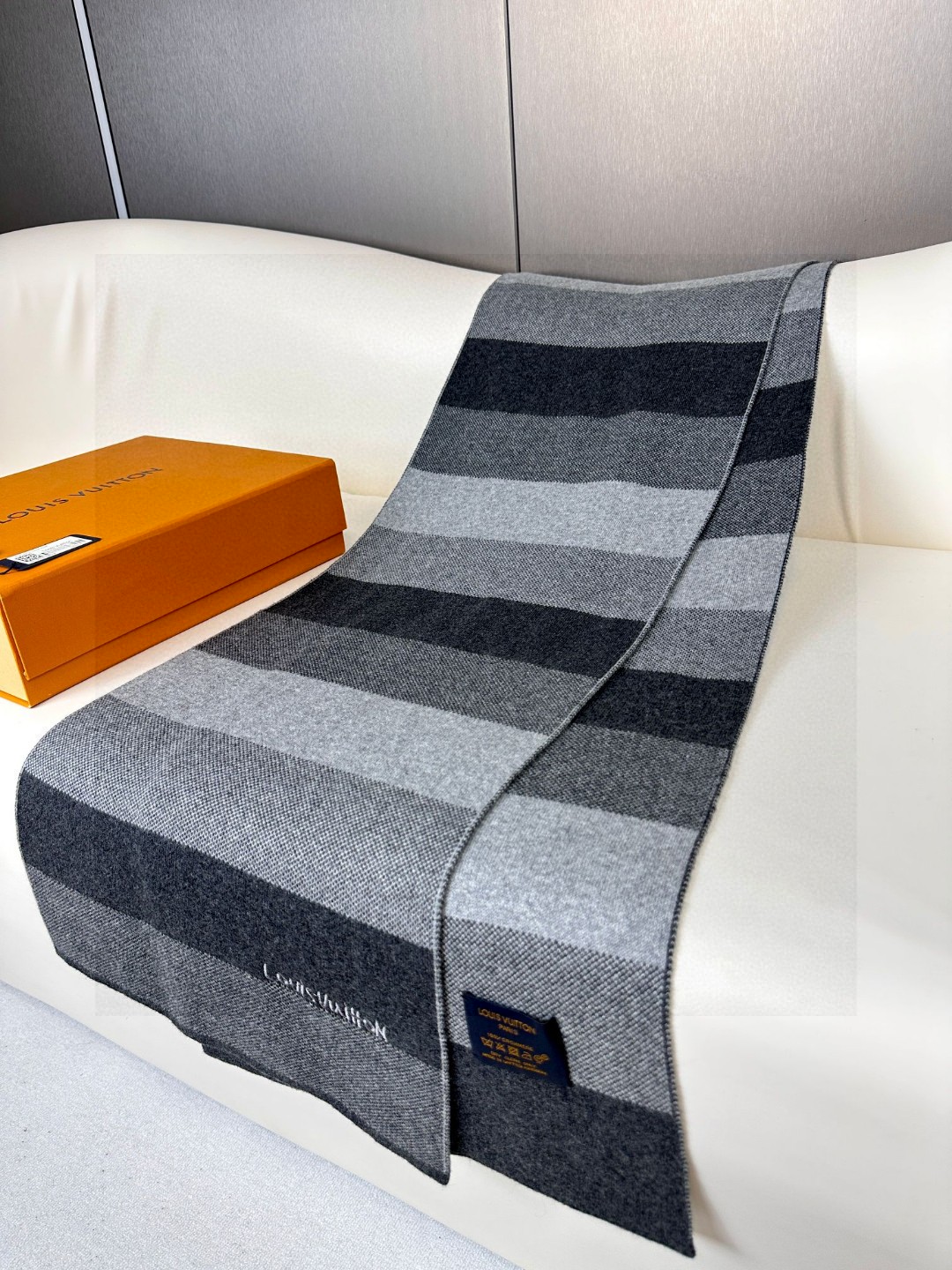 TOP Louis Vuitton LV Knitted Cashmere Classic Stripe Woven Scarf 32x180cm - 3 Color