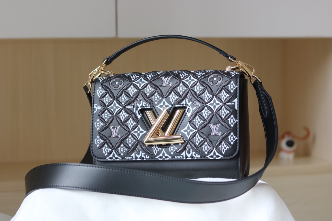 TOP Louis Vuitton LV  Twist MM Bag 23 x 17 x 9.5 cm - 2 Colors