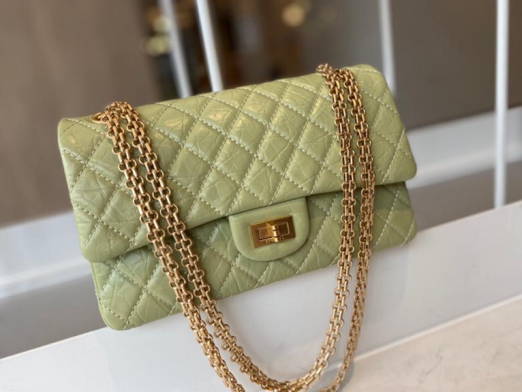 TOP CHANEL 2.55 Reissue Flap Bag Medium 24cm - Green & GHW
