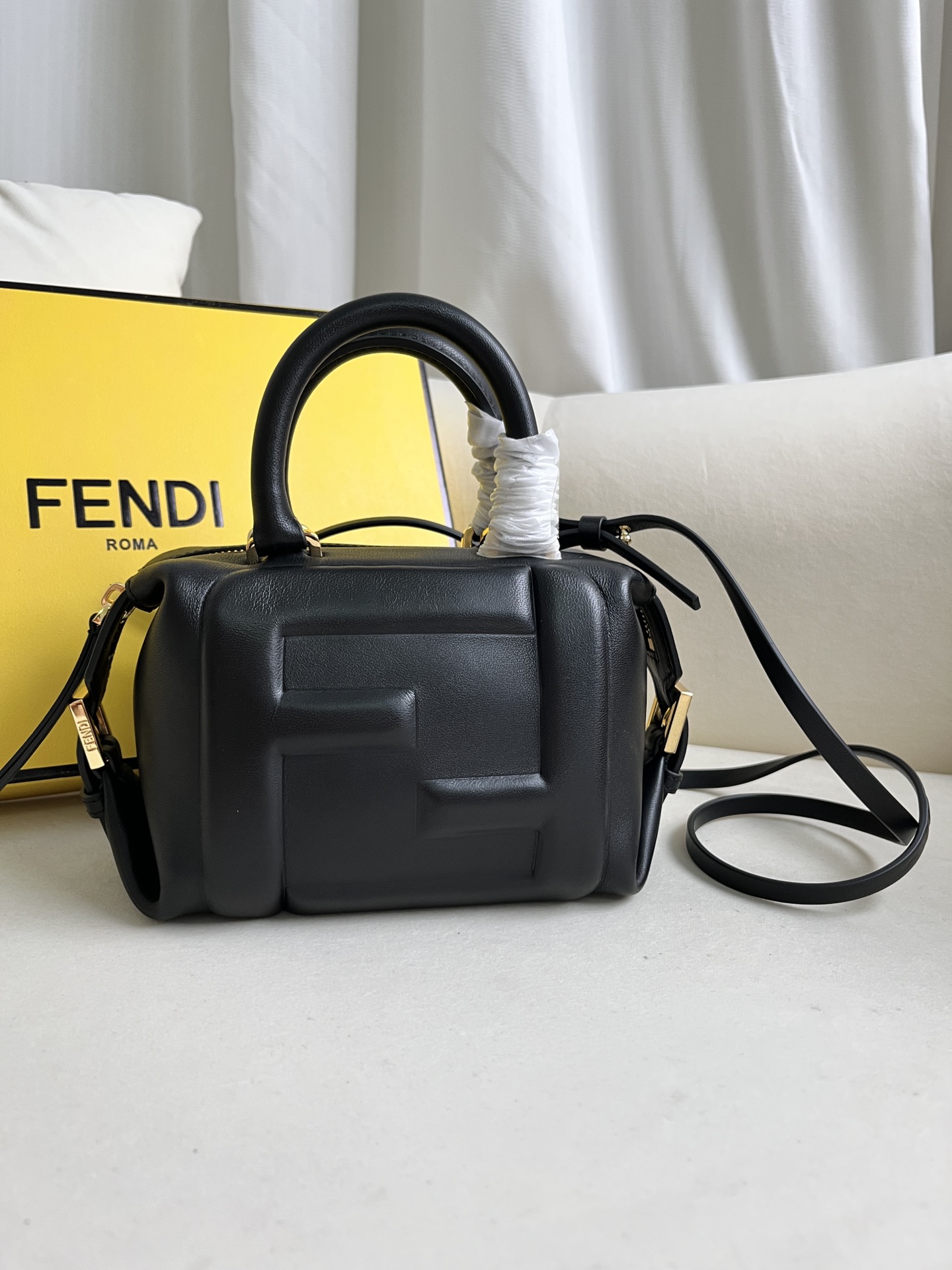 TOP FENDI Cube-Shaped Mini Bags 16.5x13.5x9cm - 4 Colors