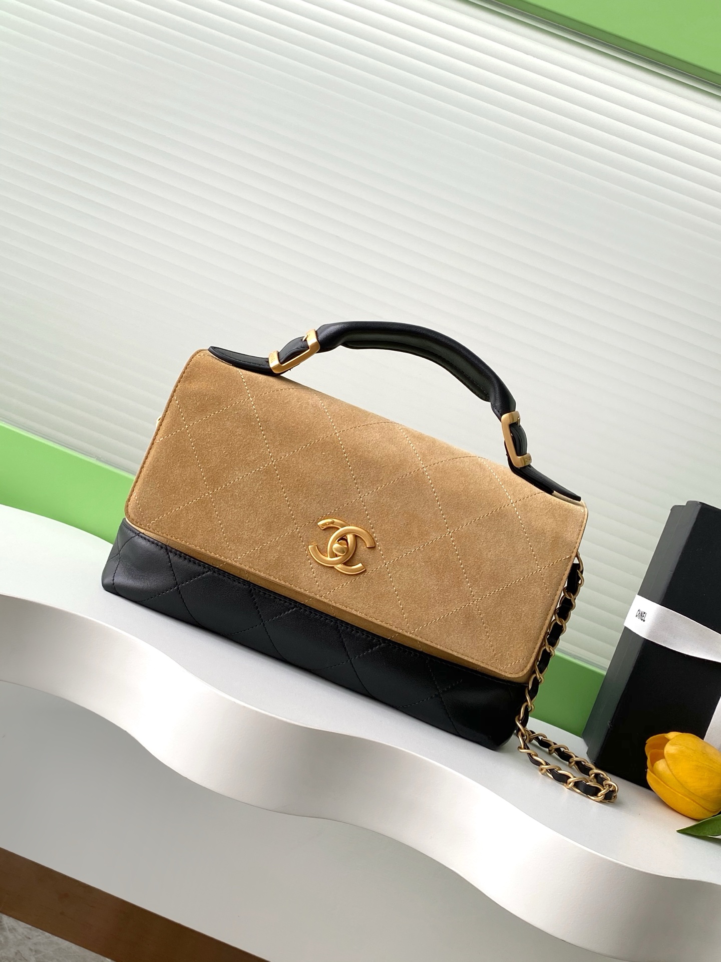 TOP CHANEL Leather Bag 18-29-8 cm - 2 Colors
