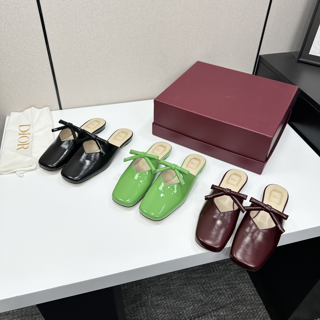 TOP Christian Dior Flat Slippers Calfskin - 3 Color