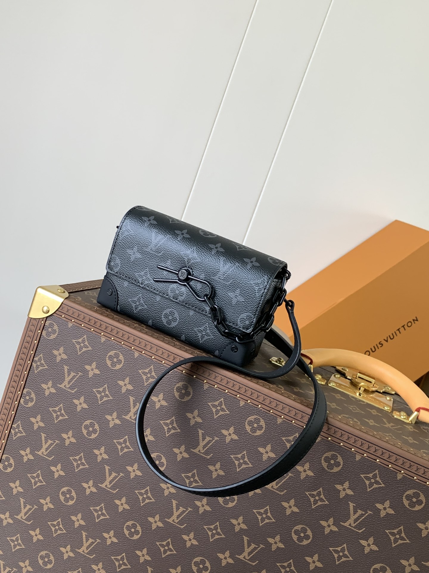 TOP Louis Vuitton LV Steamer Mini Bag Monogram Eclipse Canvas 18 x 11 x 6.5 cm - Black