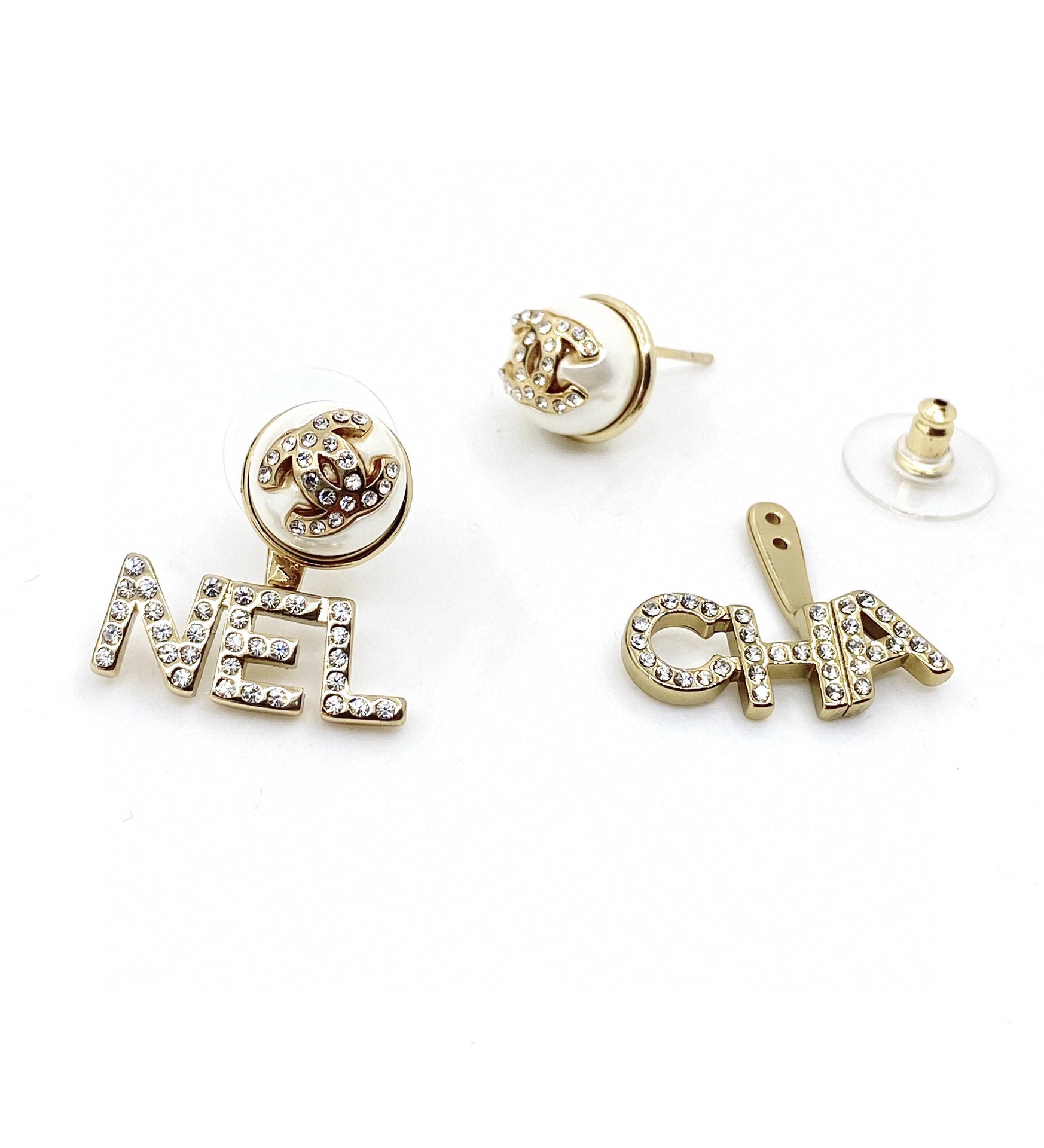TOP CHANEL Diamond Logo Pearl Letter Stud Earrings