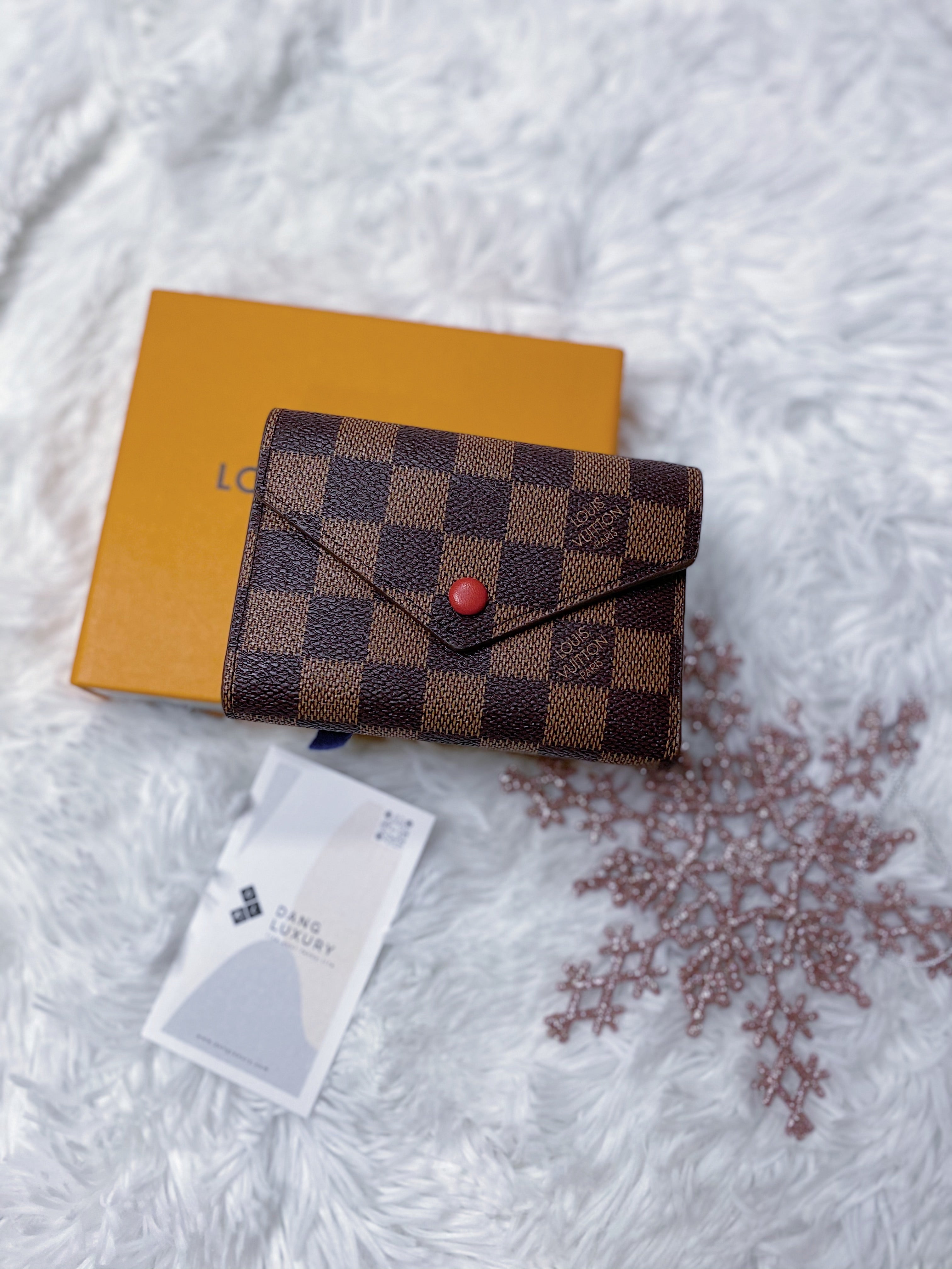 TOP Louis Vuitton LV LV Damier Victorine Wallet - RED