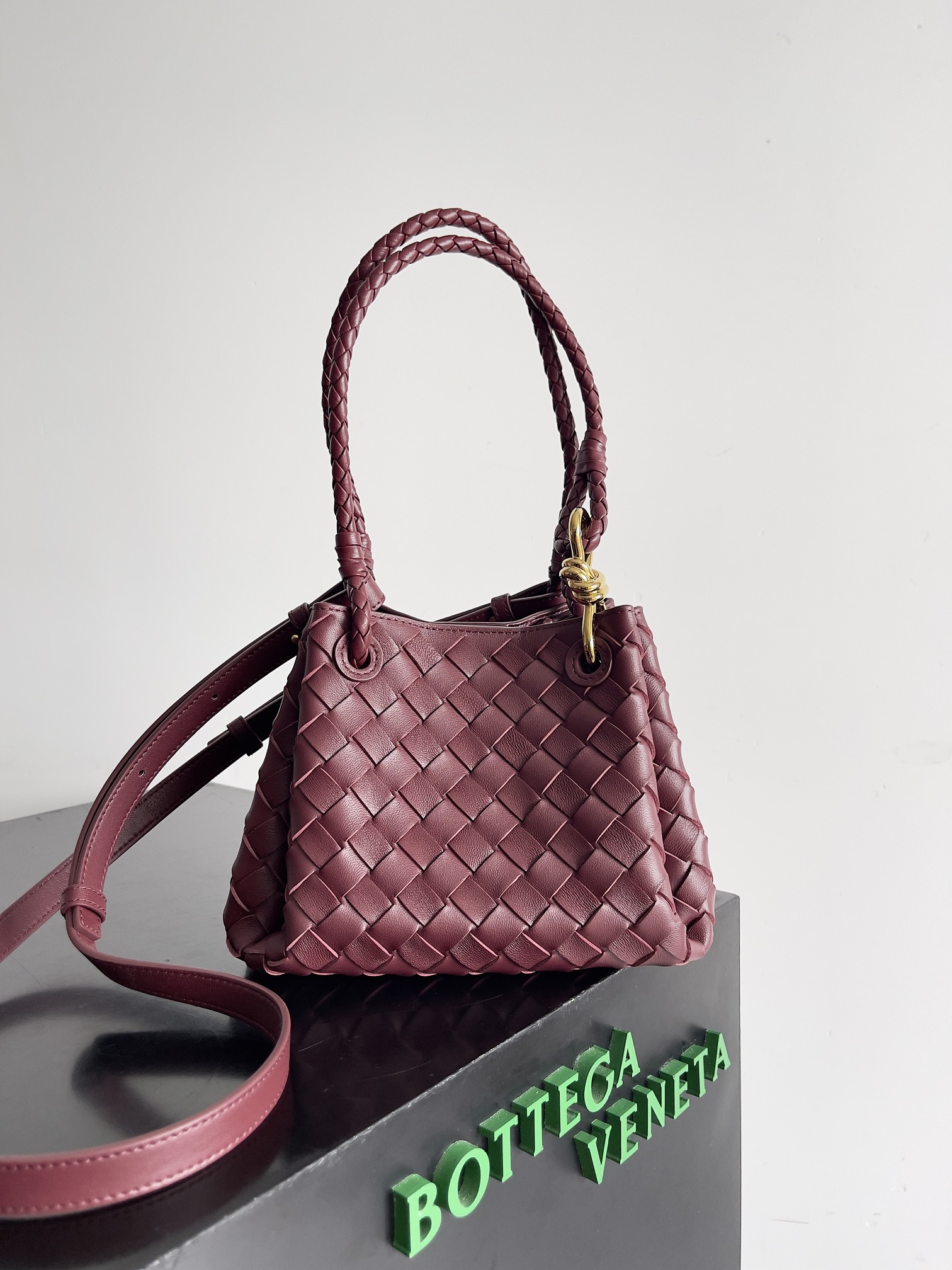TOP Bottega Veneta BV Classic Woven Bag 21*17*16.5cm - 7 Colors