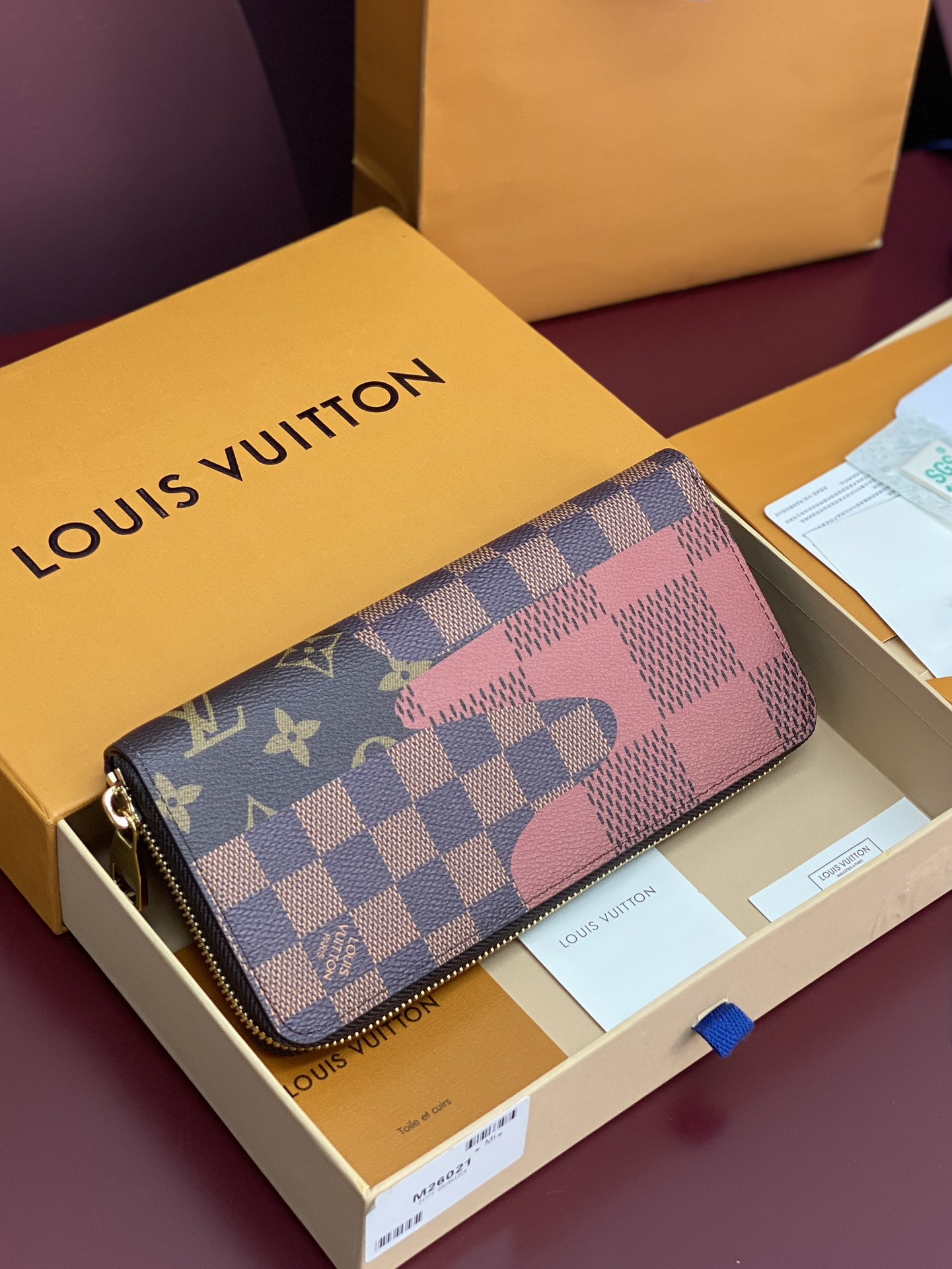 TOP Louis Vuitton LV Monogram Landscape Zip Wallet 19.5x10.5x2.5cm - Brown